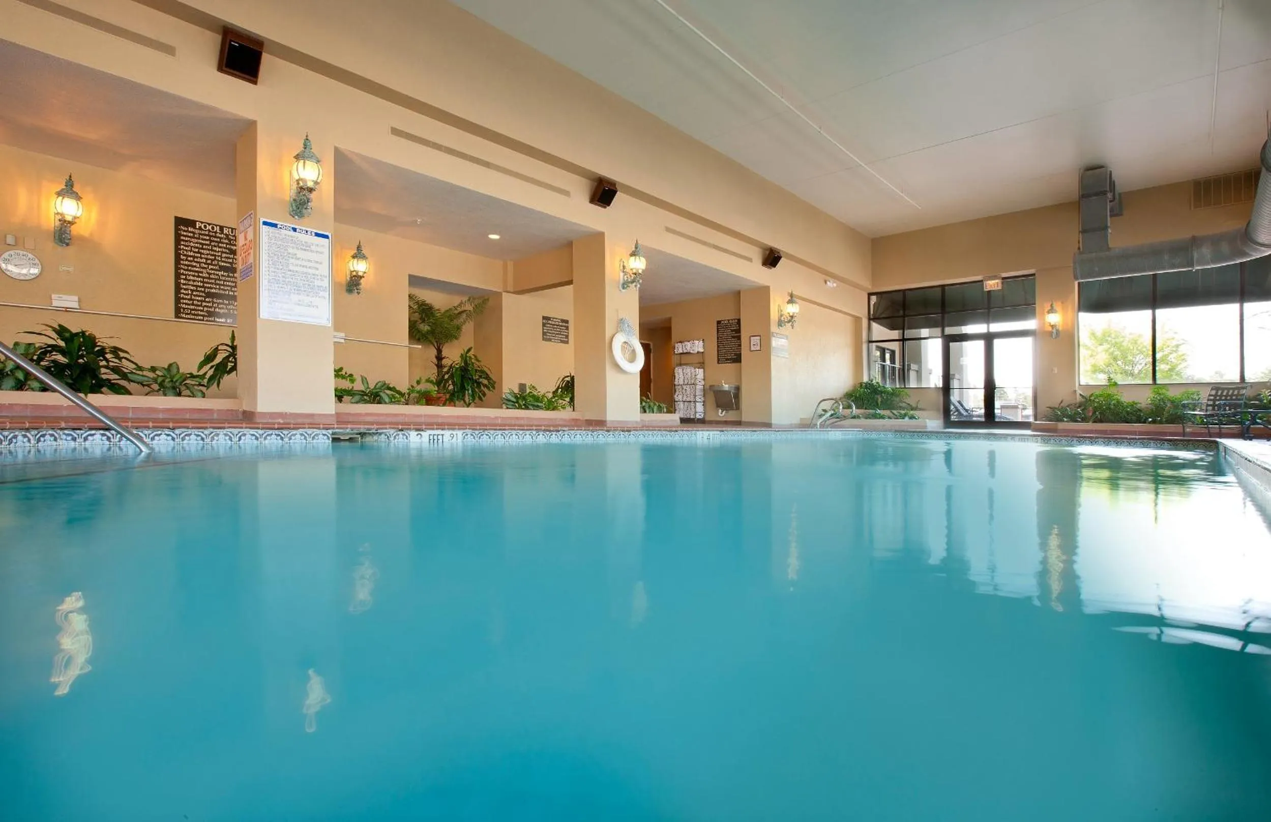 Swimming pool in Embassy Suites by Hilton Greensboro Airport