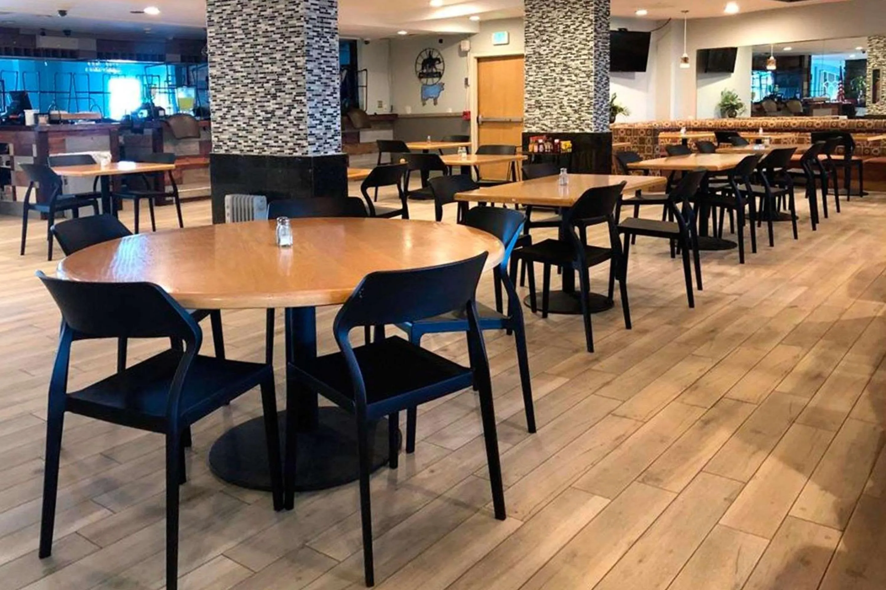 Restaurant/Places to Eat in Clarion Hotel Denver Central