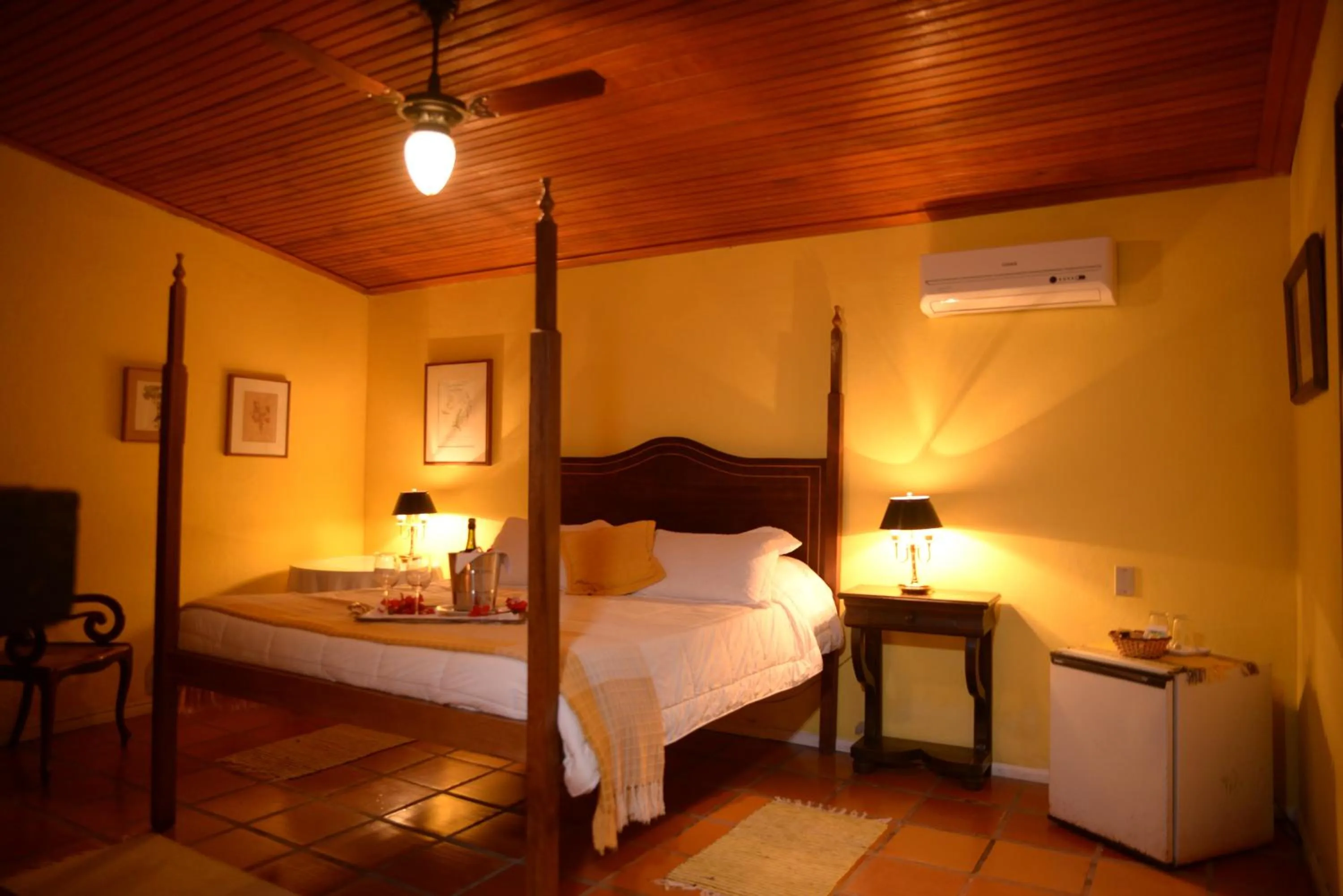 Bed in Hotel Pousada Esmeralda