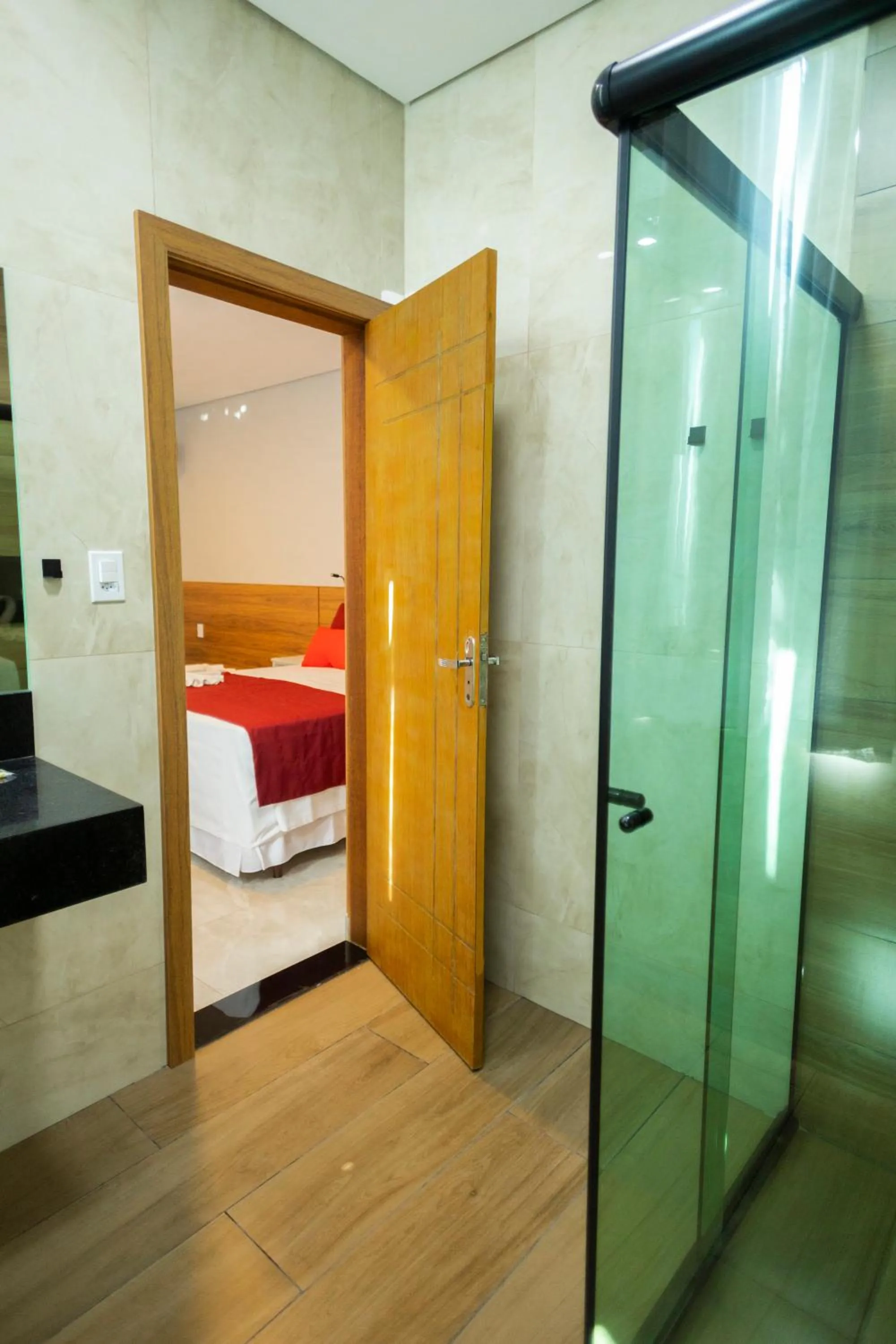 Bathroom, Bed in Hotel do Papai Noel