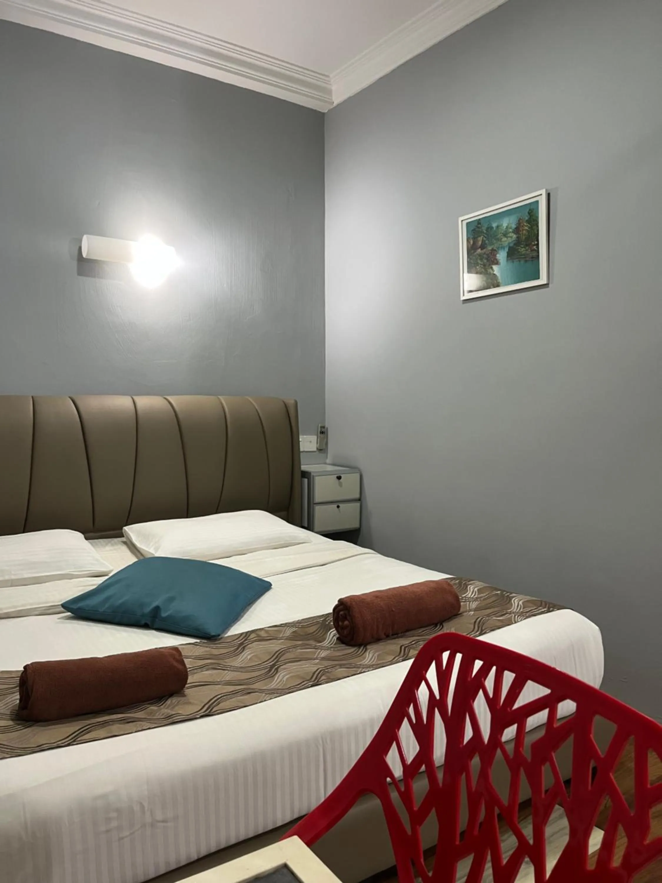 Bedroom, Bed in White Lodge