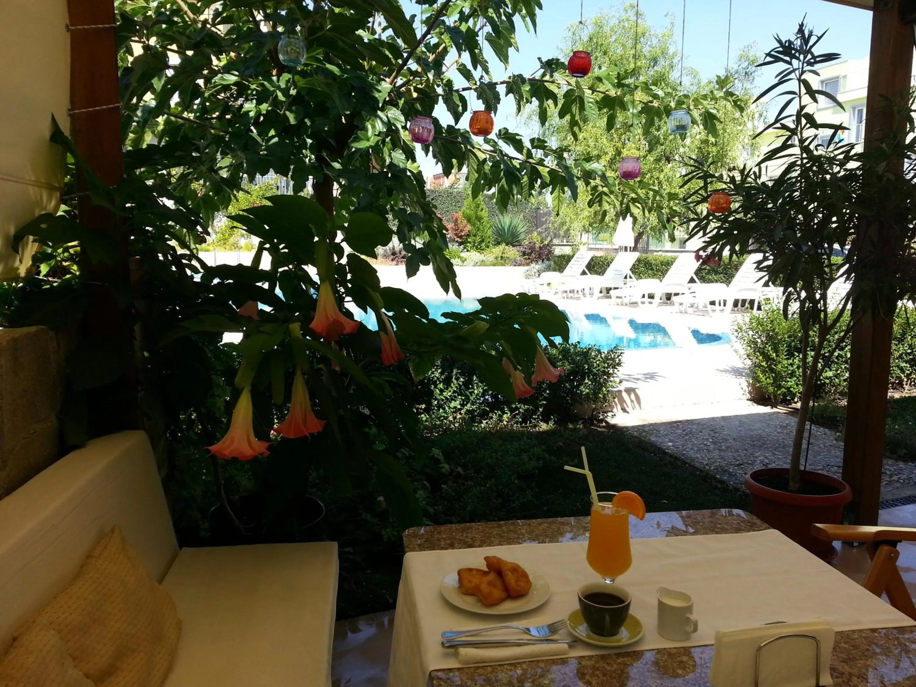 Restaurant/places to eat in Family Hotel Muses