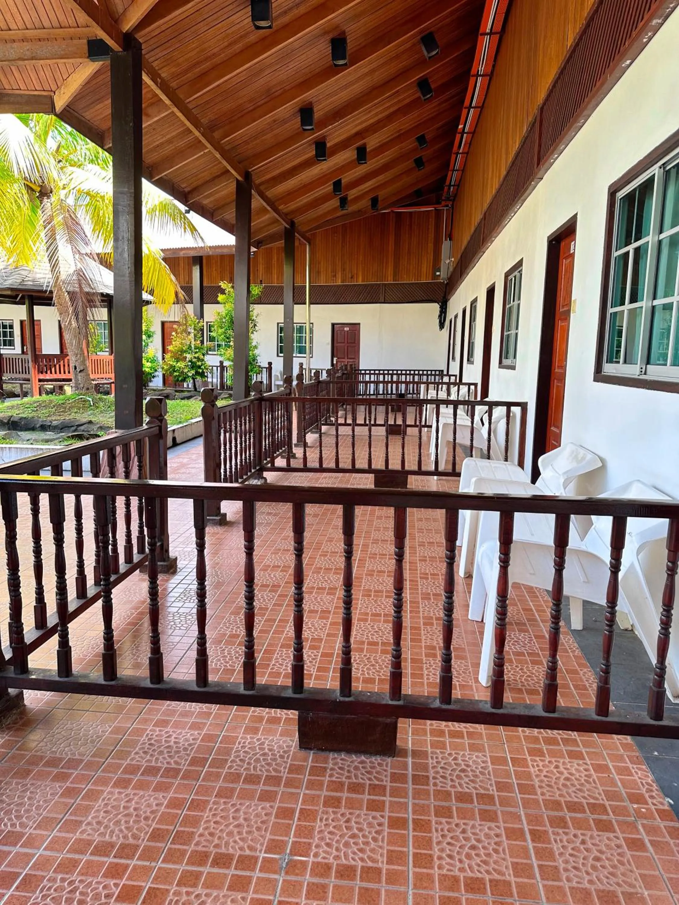 Landcons Hotel & Resort