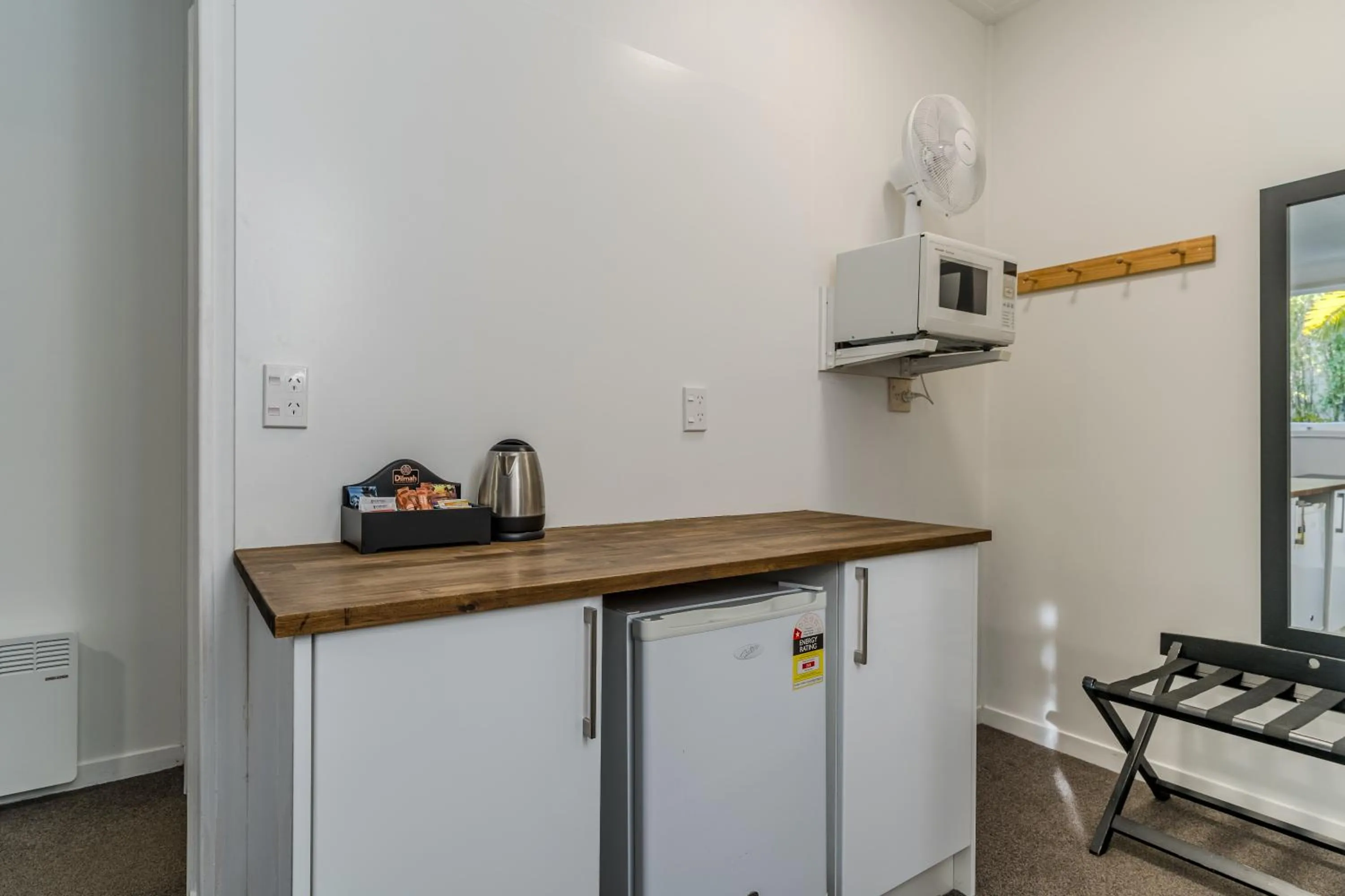 kitchen in George Street Motel Apartments