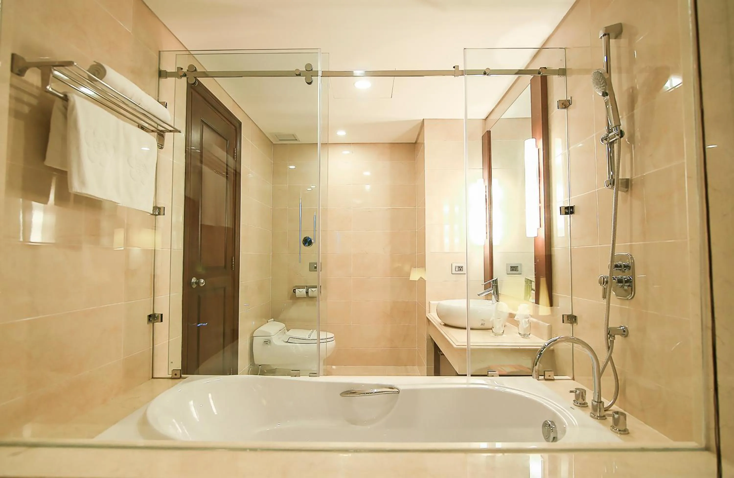 Bathroom in Sai Gon Ha Long Hotel