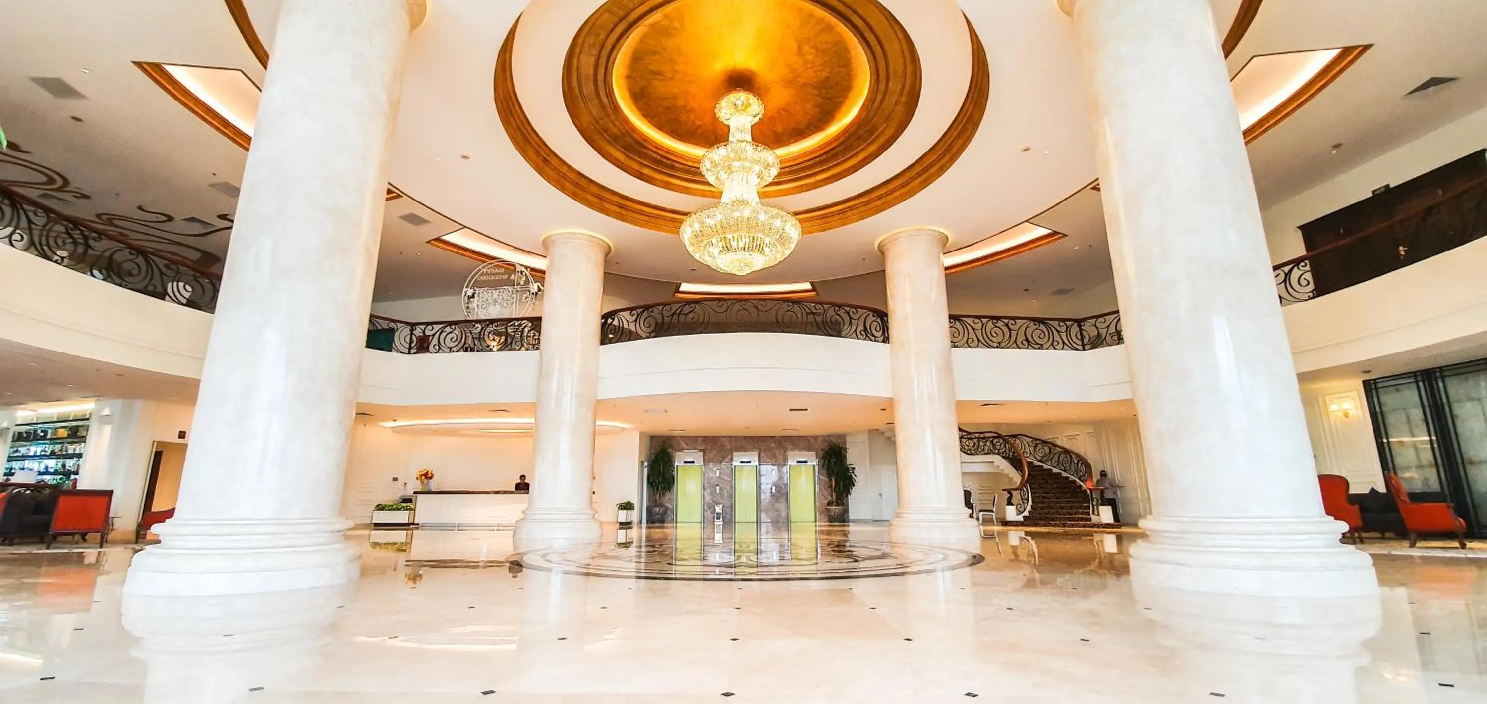 Lobby or reception in Sai Gon Ha Long Hotel