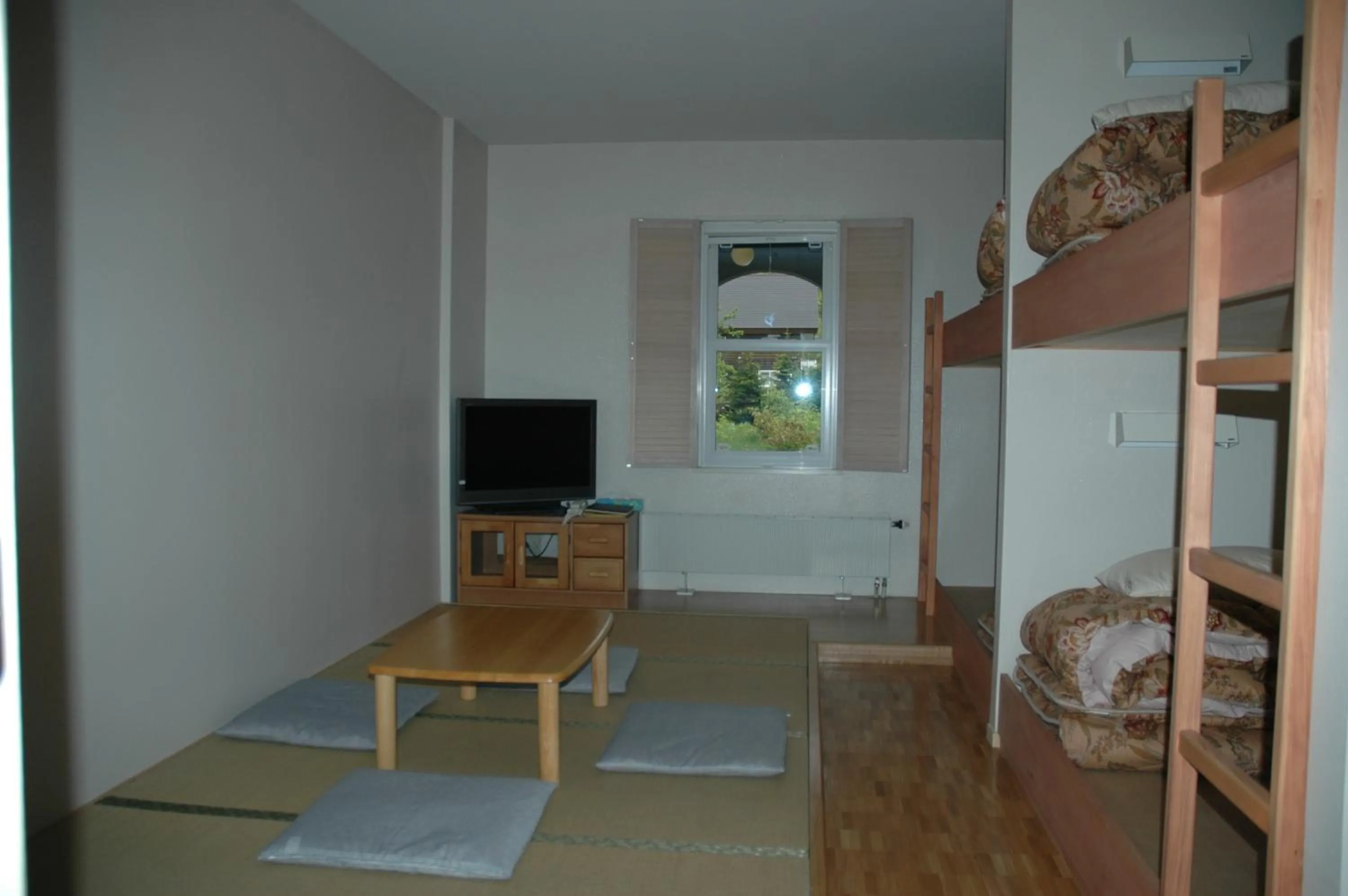 bunk bed in Niseko Freedom Inn