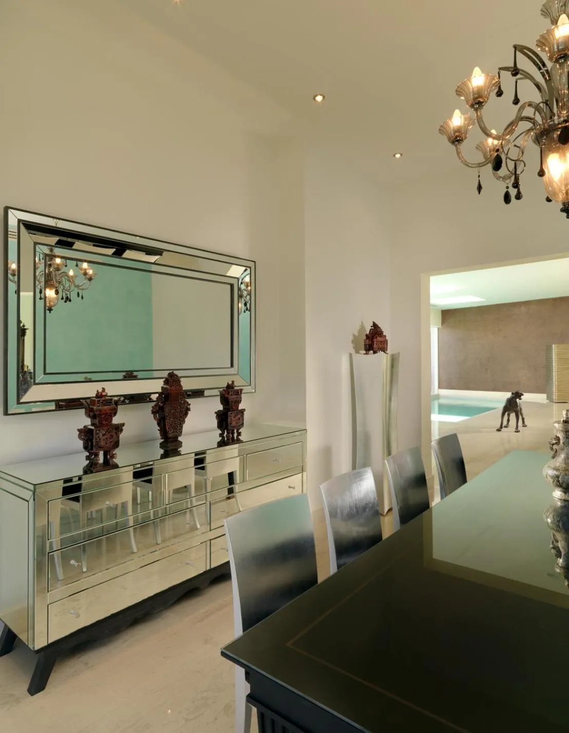 Dining area in Out Of The Blue Resort & Spa