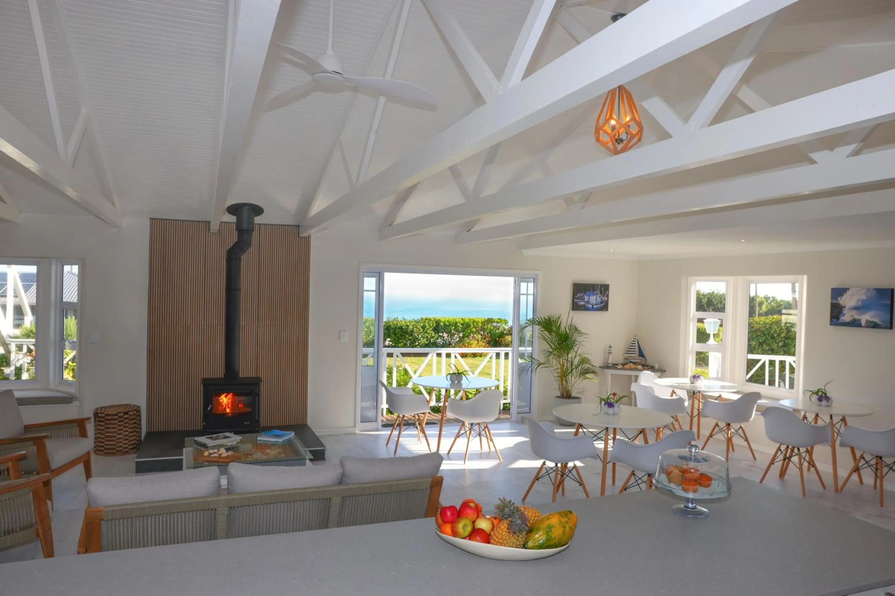 Lounge or bar in Brenton Beach House