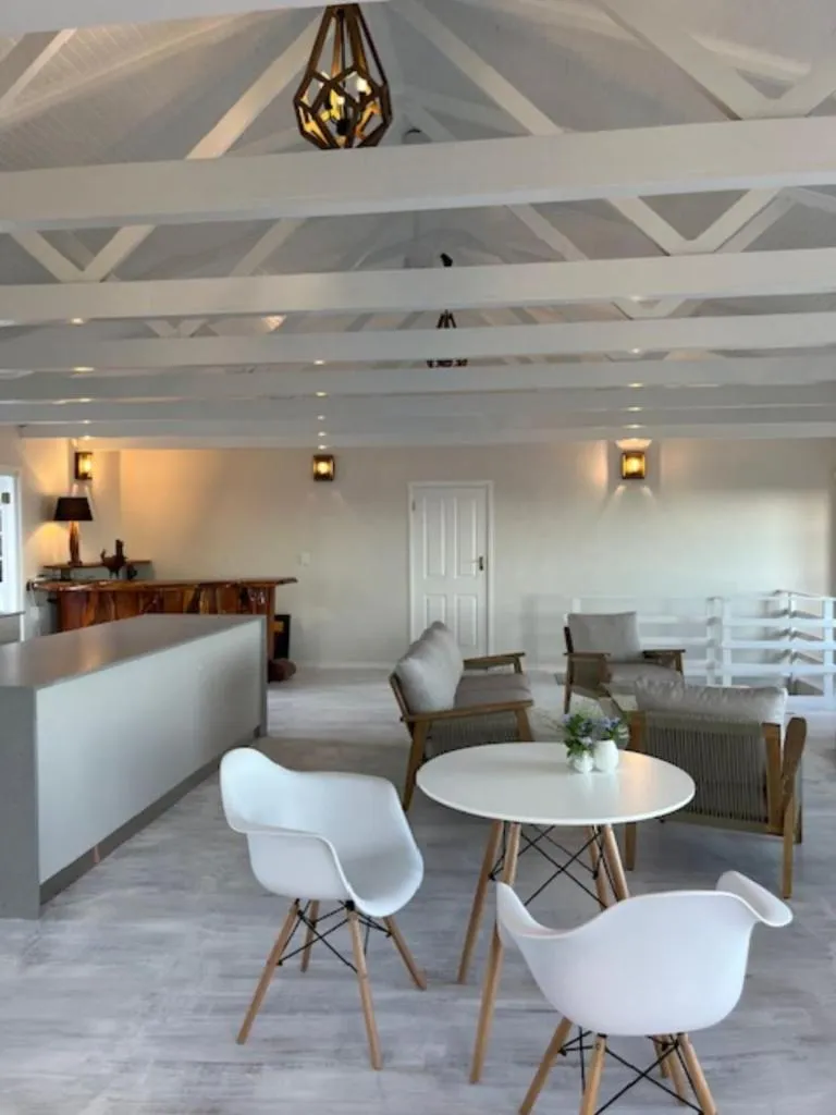 Restaurant/places to eat in Brenton Beach House