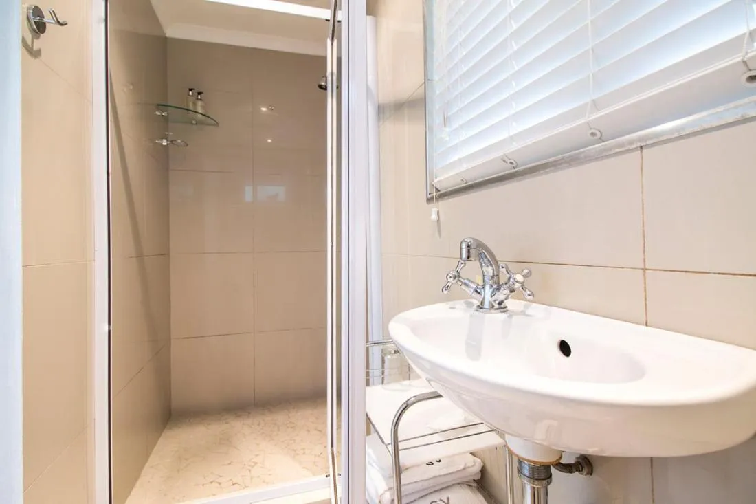 Shower in South Villa Guesthouse&Garden