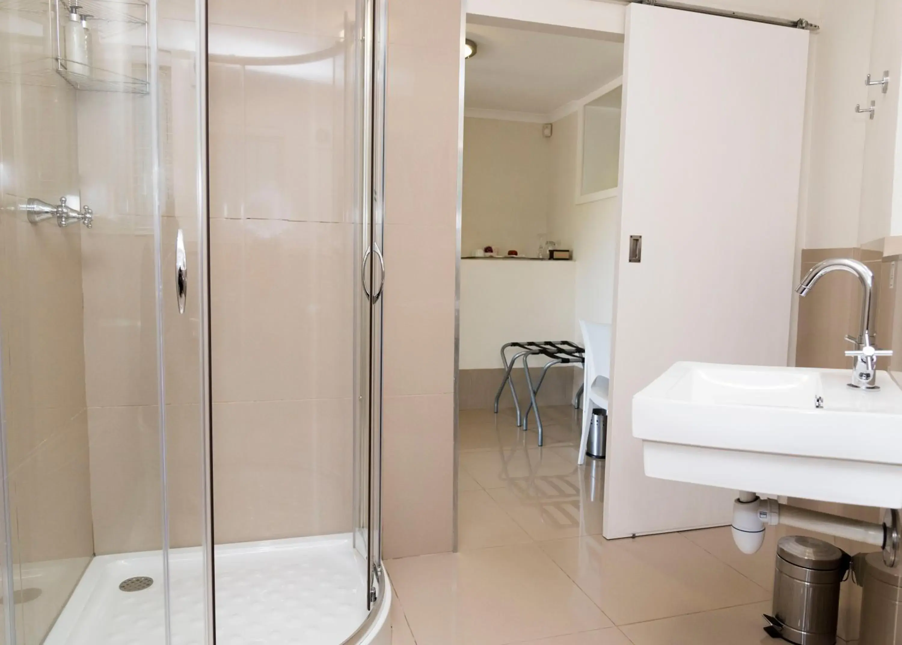 Standard Double Room - single occupancy - Ground Floor in South Villa Guesthouse&Garden Standard Double Room - single occupancy - Ground Floor in South Villa Guesthouse&Garden