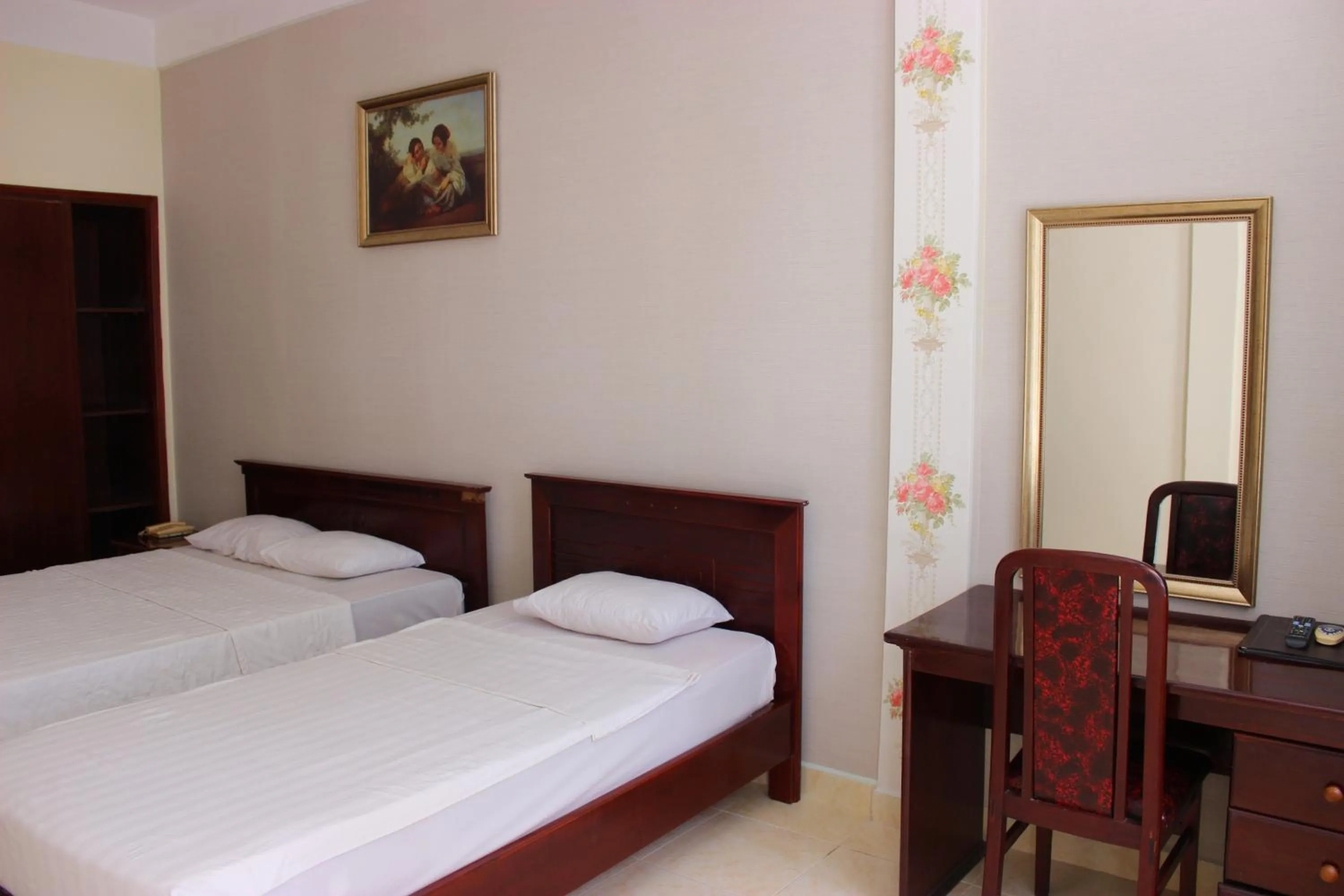 Bedroom, Bed in Lam Son Hotel