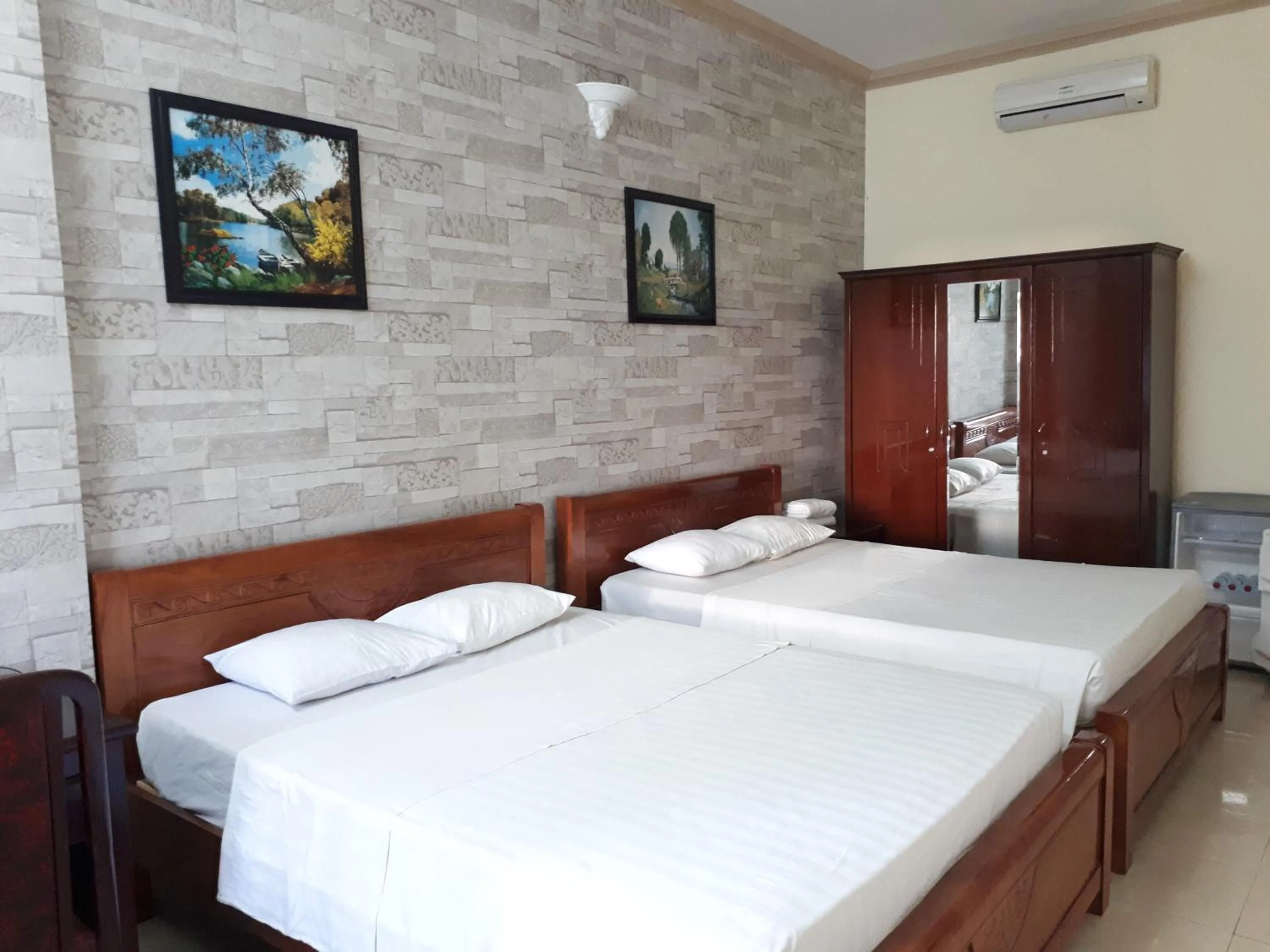 Bedroom, Bed in Lam Son Hotel