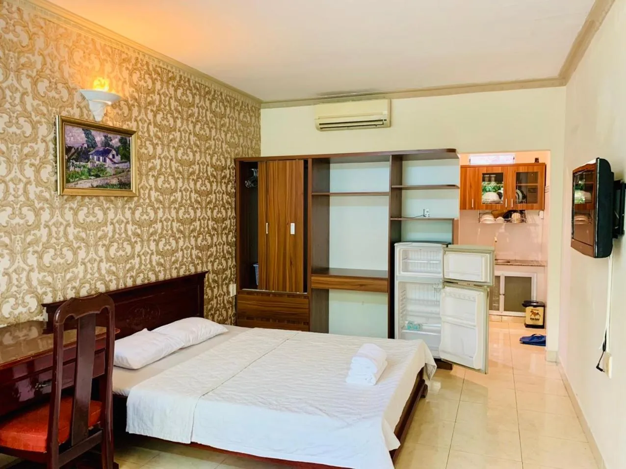 Bedroom, Bed in Lam Son Hotel