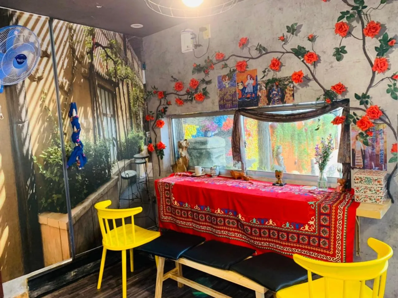 Restaurant/places to eat in Lam Son Hotel