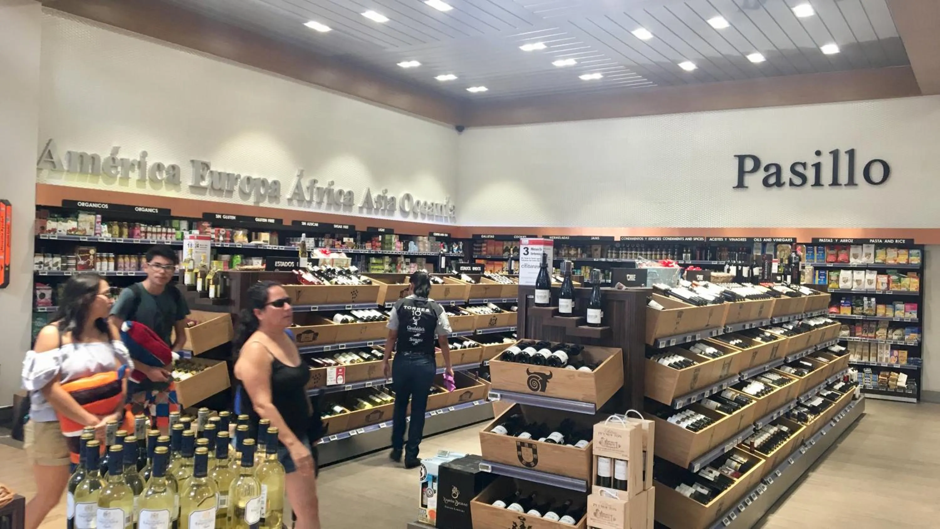 Supermarket/grocery shop in Cancún Suites Apartments - Hotel Zone