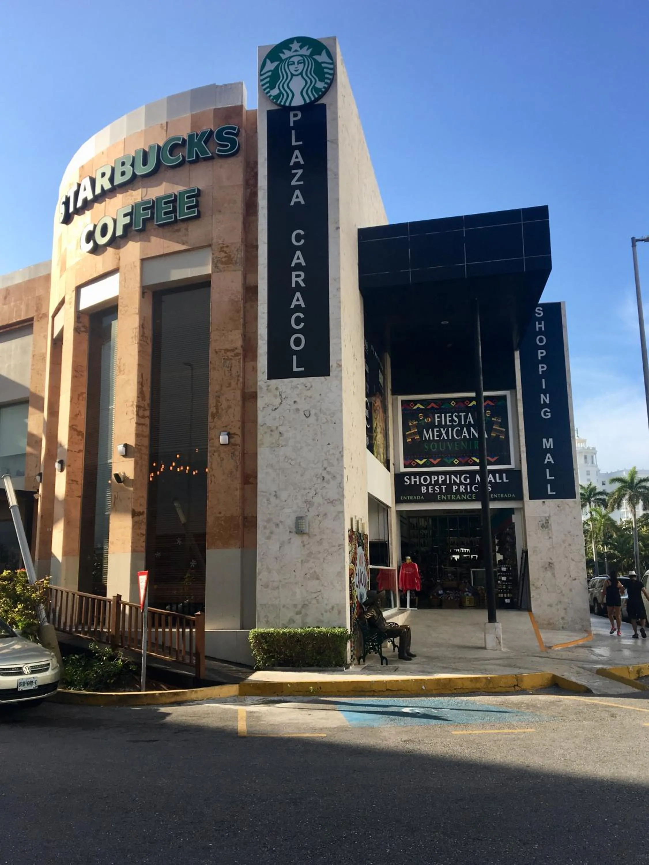 Neighbourhood in Cancún Suites Apartments - Hotel Zone