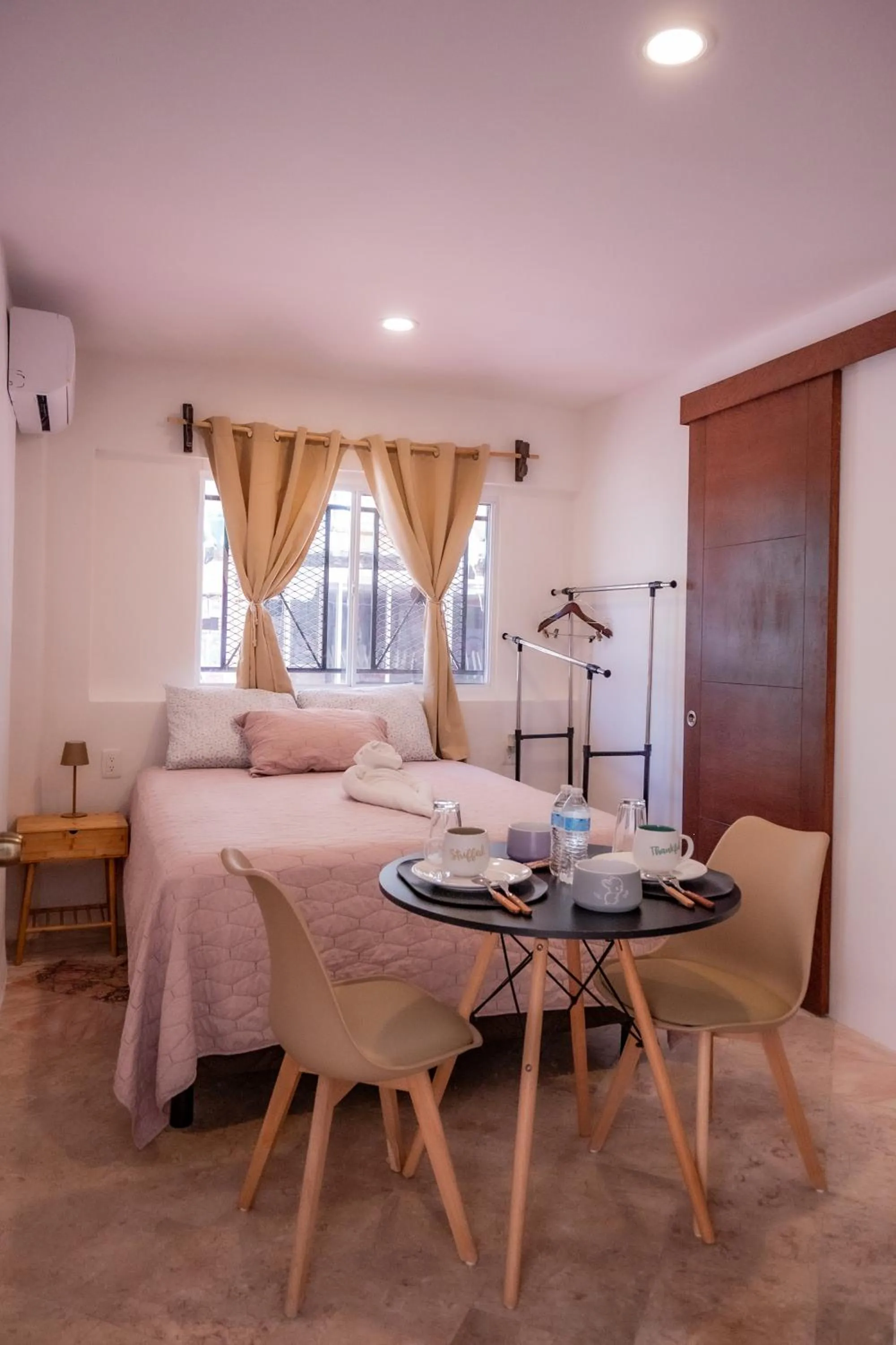 Bed in Cancún Suites Apartments - Hotel Zone