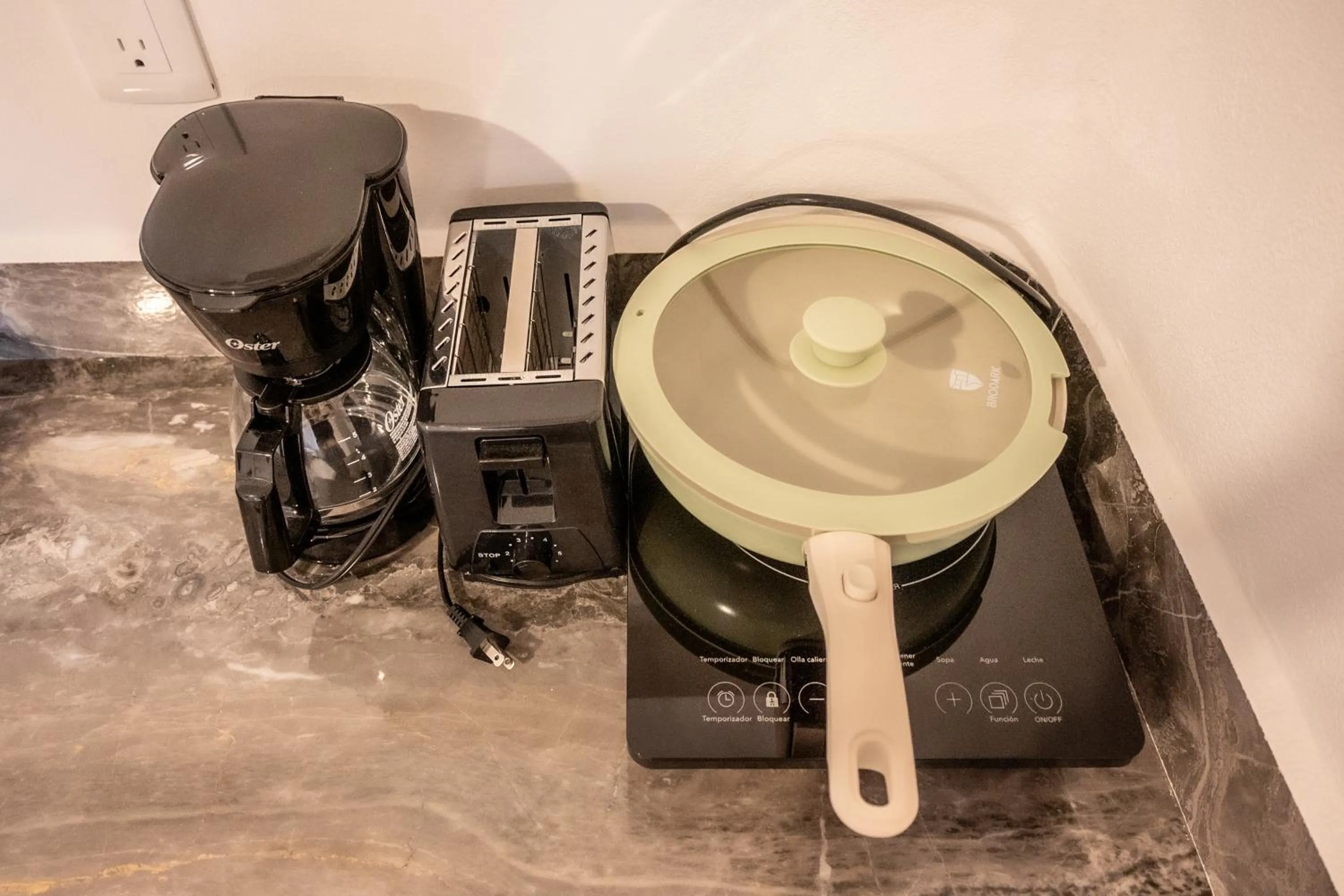 Coffee/tea facilities in Cancún Suites Apartments - Hotel Zone