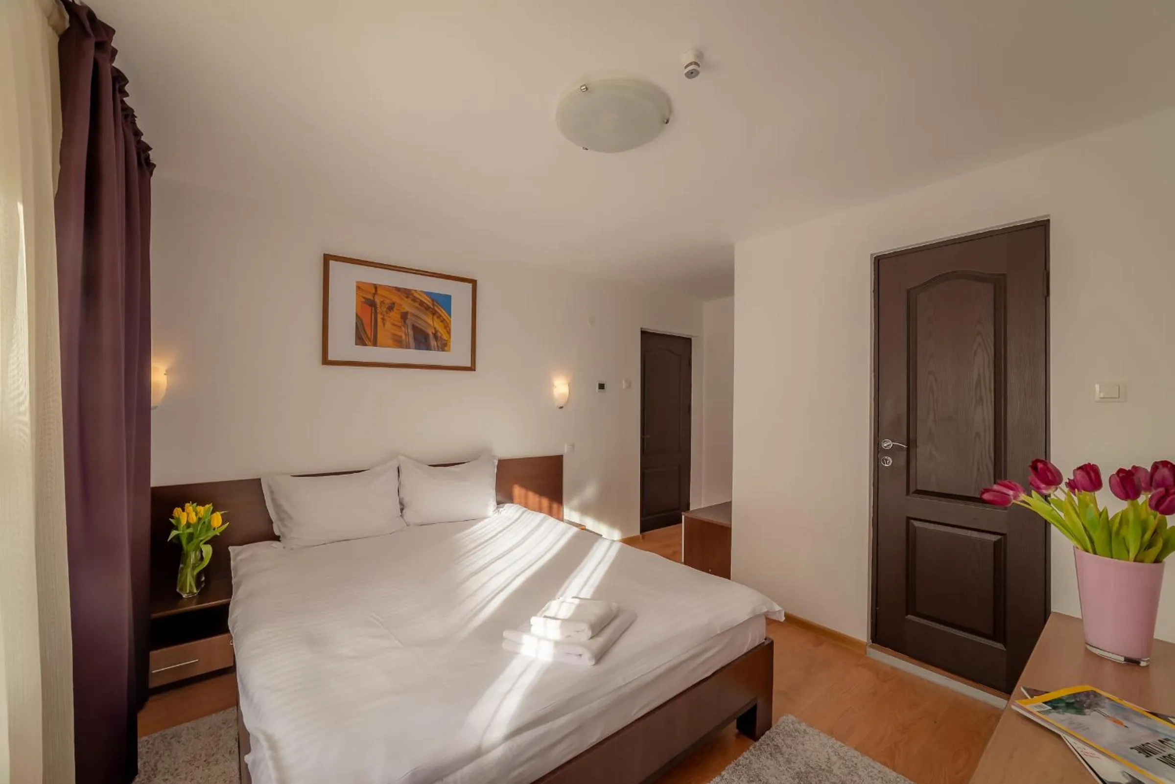 Photo of the whole room, Bed in Pension Cluj