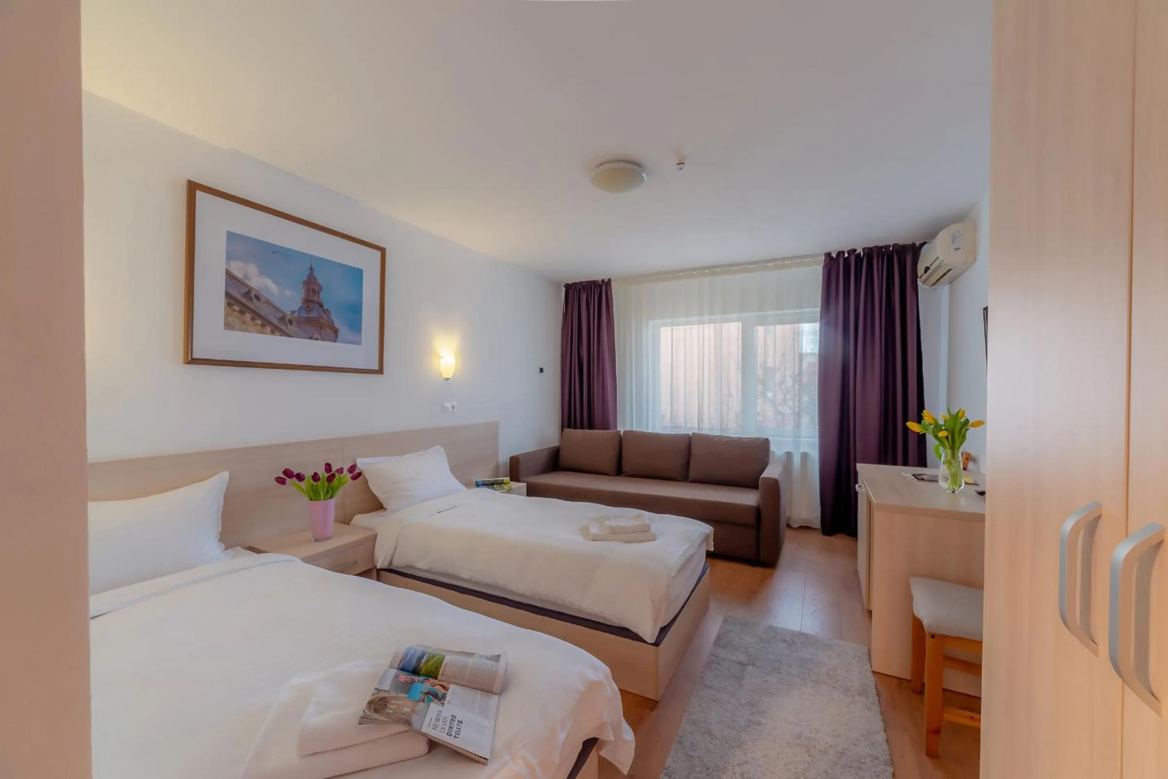 Photo of the whole room, Bed in Pension Cluj