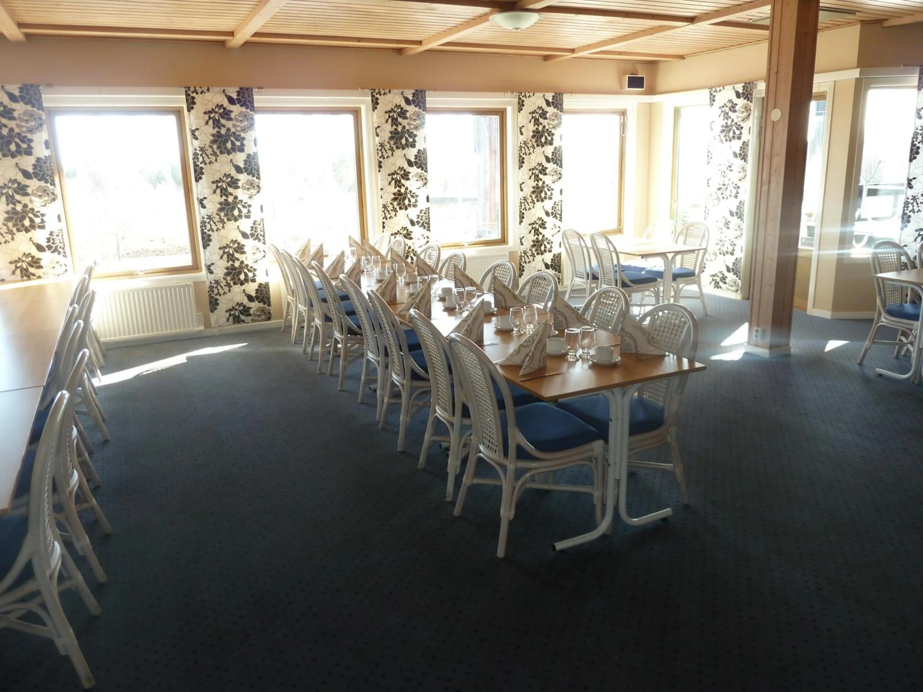 Restaurant/places to eat in Sure Hotel by Best Western Lagan