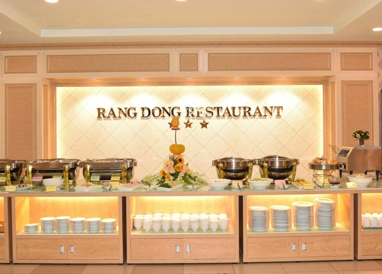 Restaurant/places to eat in Rang Dong Hotel