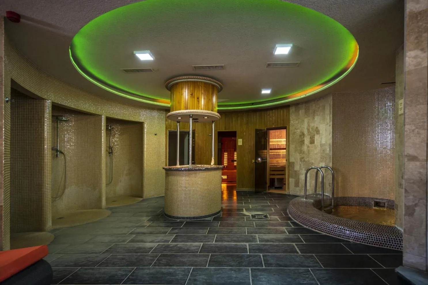 Shower in Erdőspuszta Club Hotel Fenyves