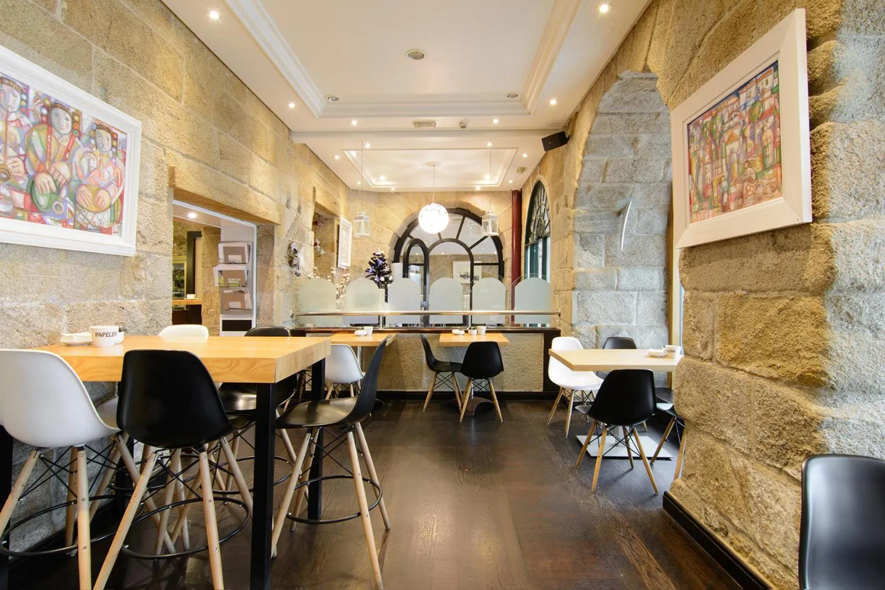 Restaurant/places to eat in Pazo de Mendoza