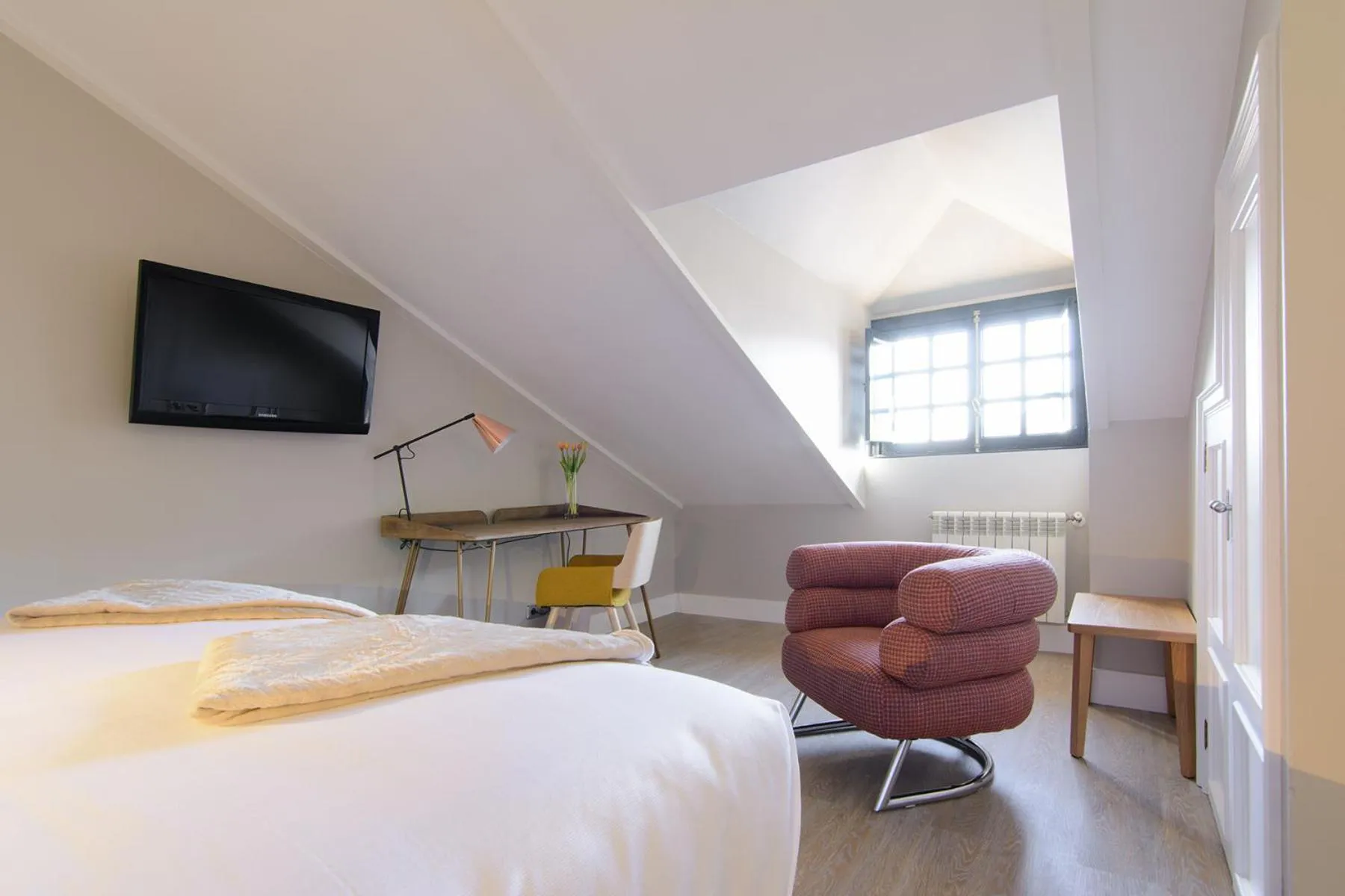 Seating area, Bed in Pazo de Mendoza