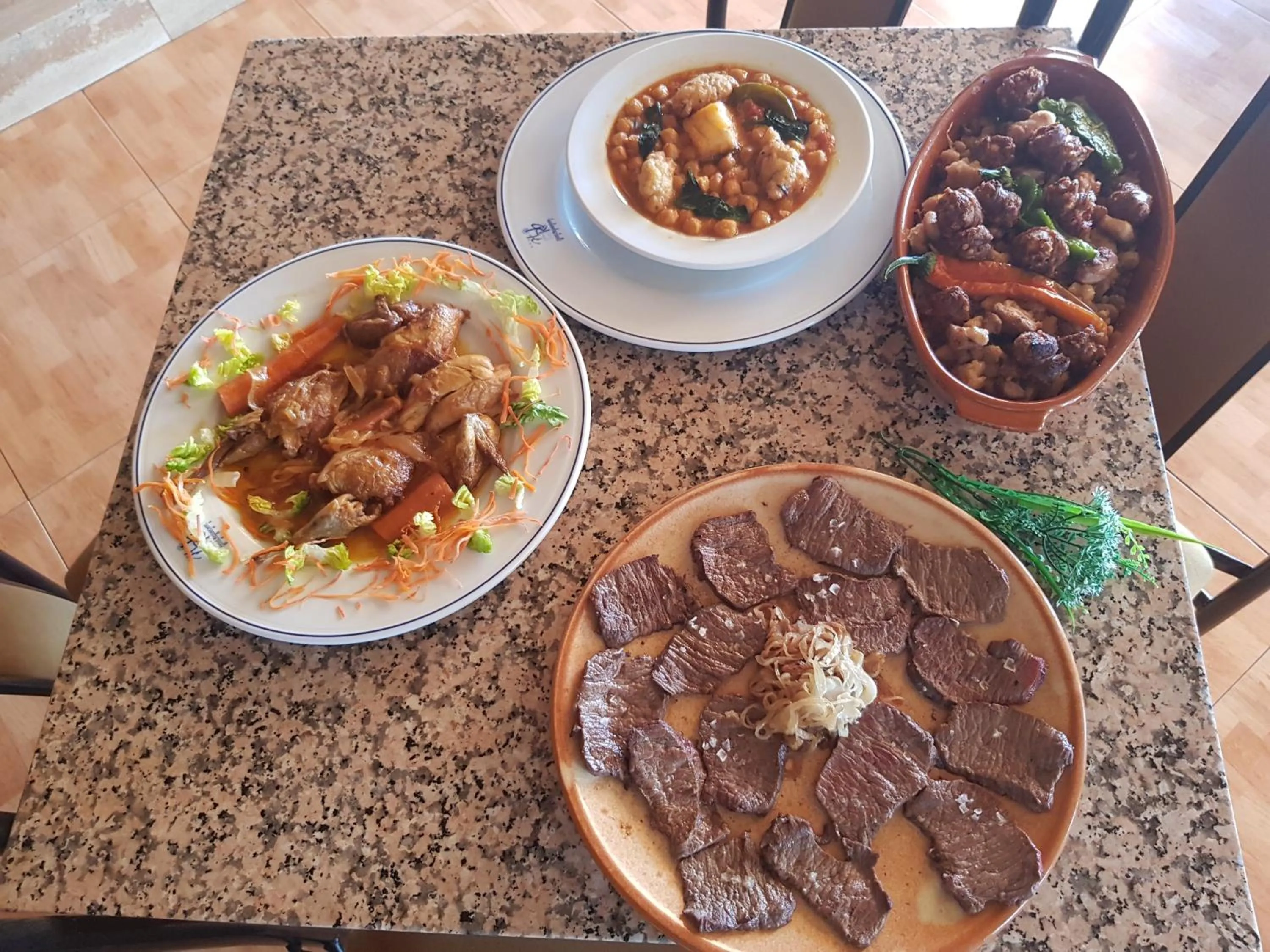 Restaurant/places to eat in Hotel Restaurante Baños