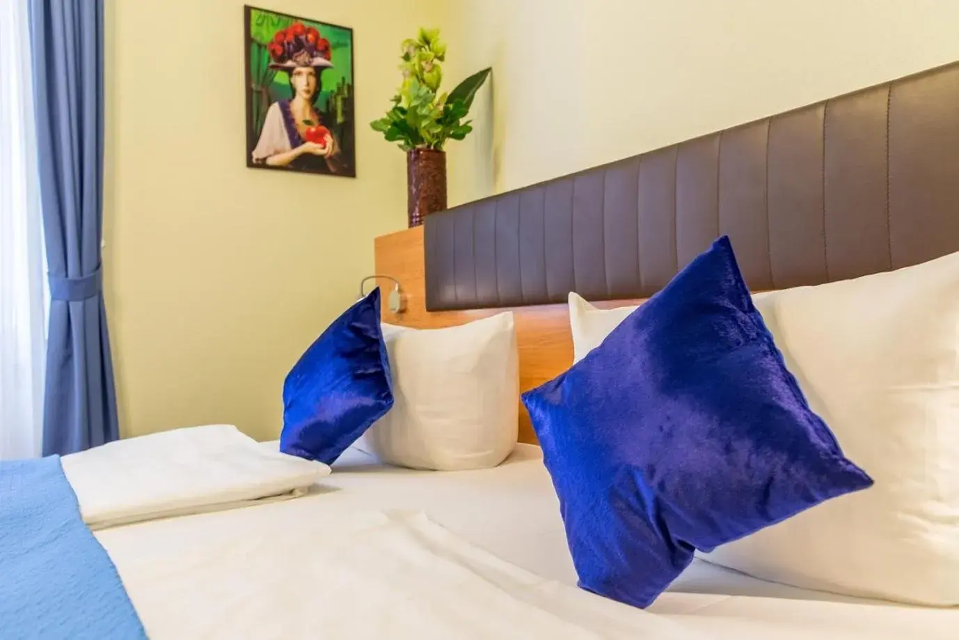 Comfort Double Room in Hotel Expo Frankfurt City Centre Comfort Double Room in Hotel Expo Frankfurt City Centre