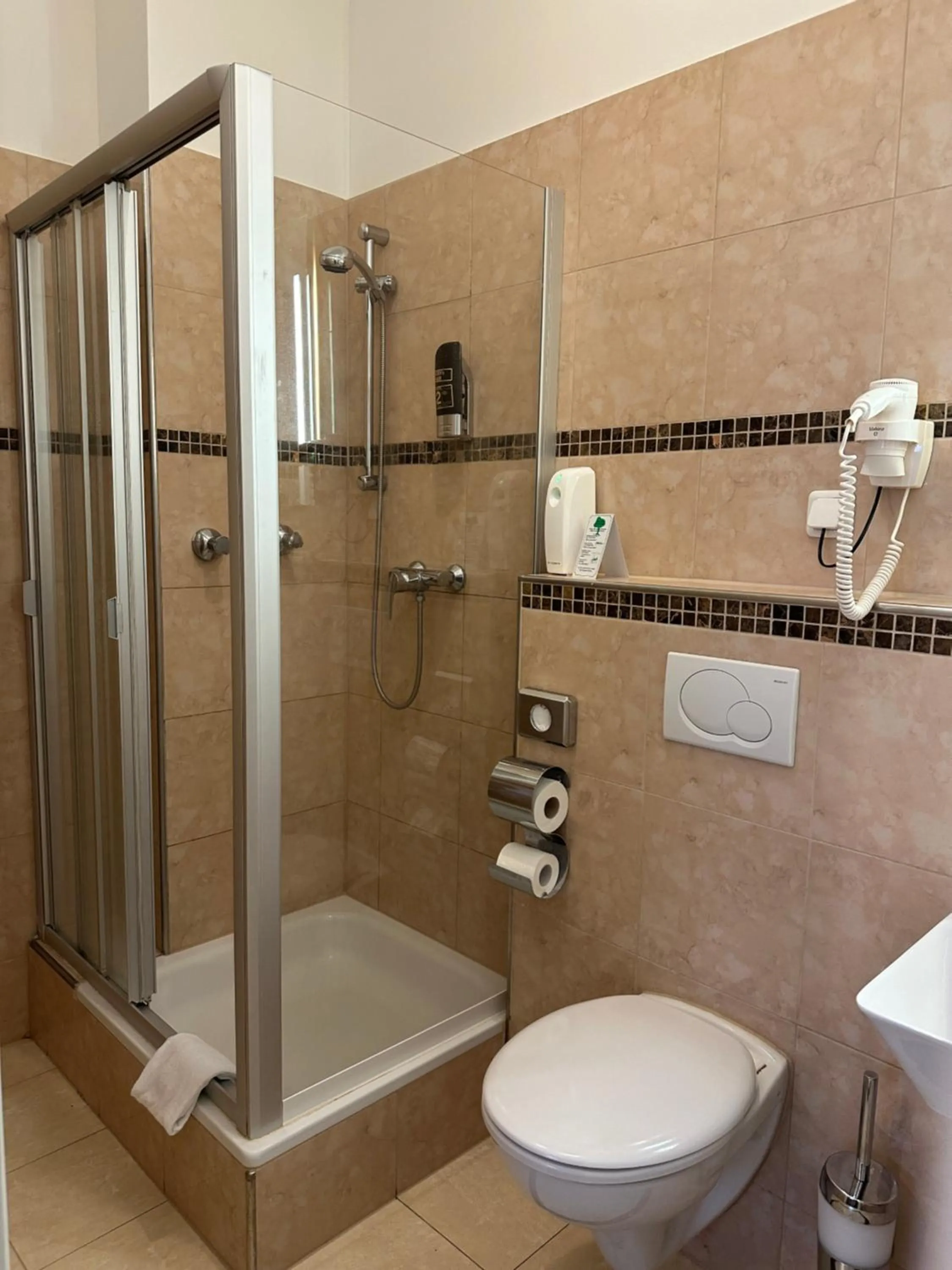 Bathroom in Hotel Expo Frankfurt City Centre - Self Check-In