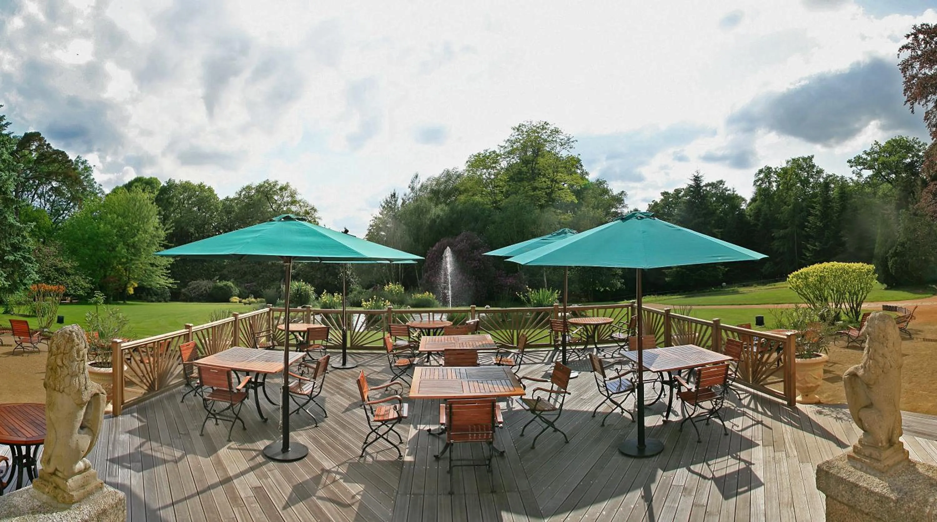 Restaurant/places to eat in Chateau Du Boisniard