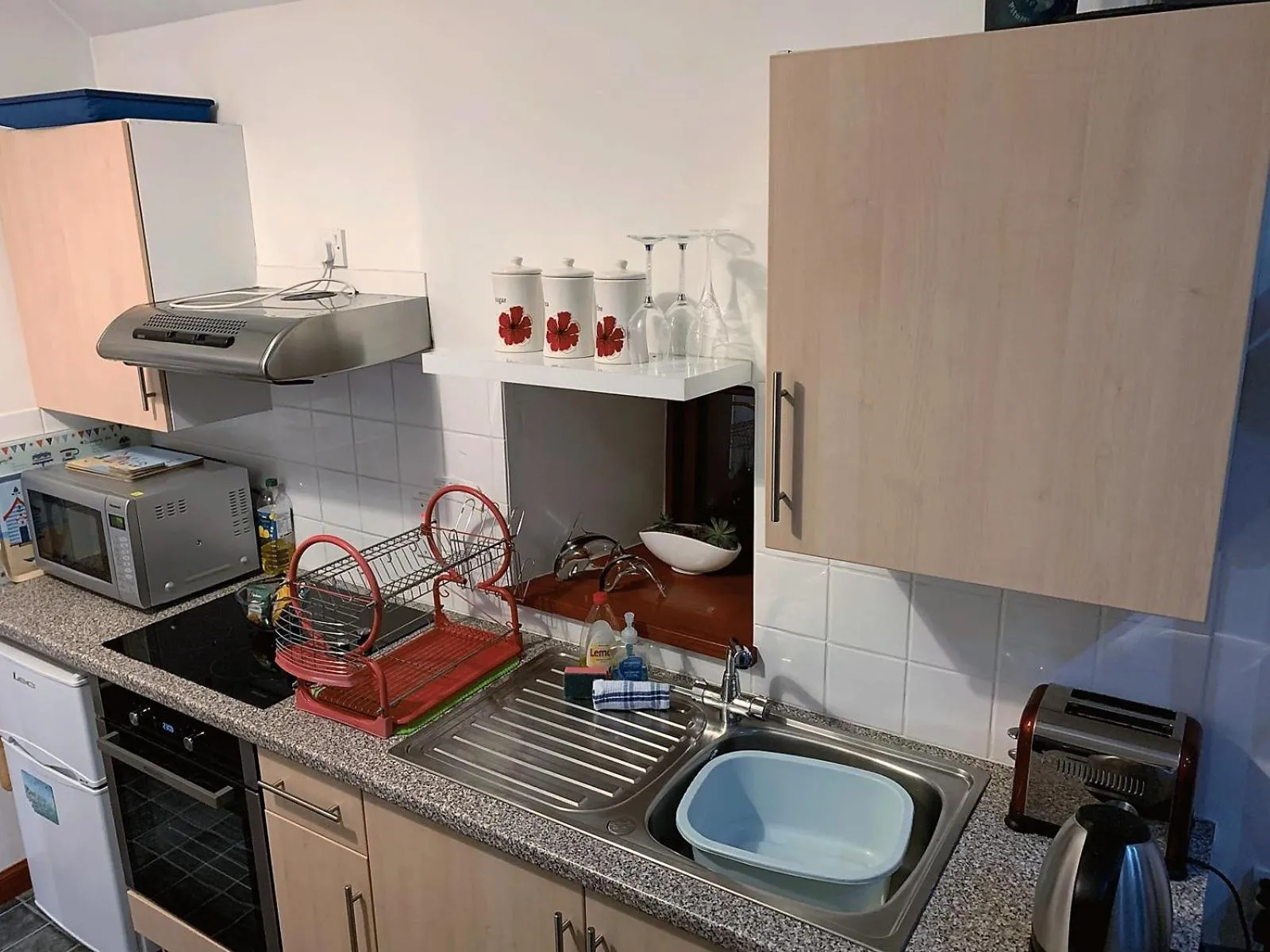 Dining area in Pew with a View - Seafront Cottages