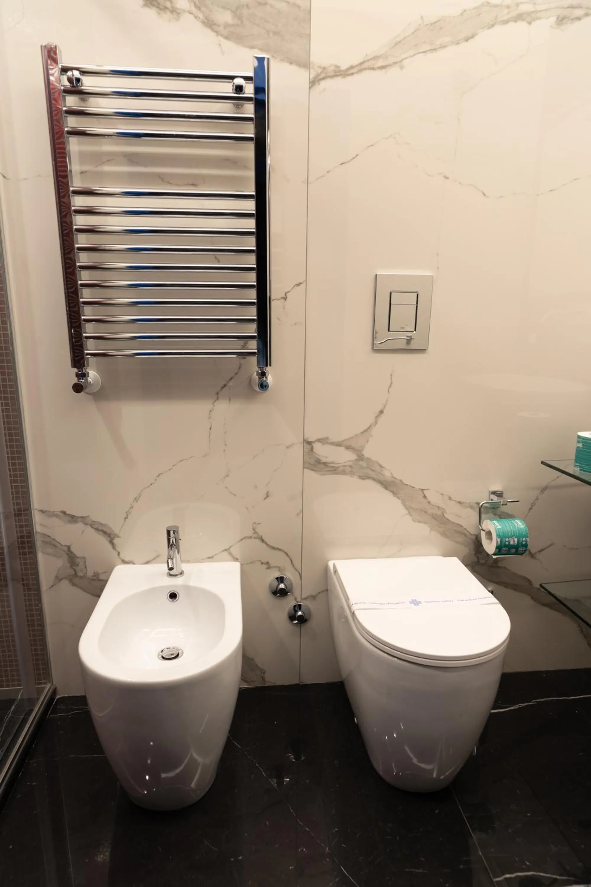 Toilet in NapoliViva