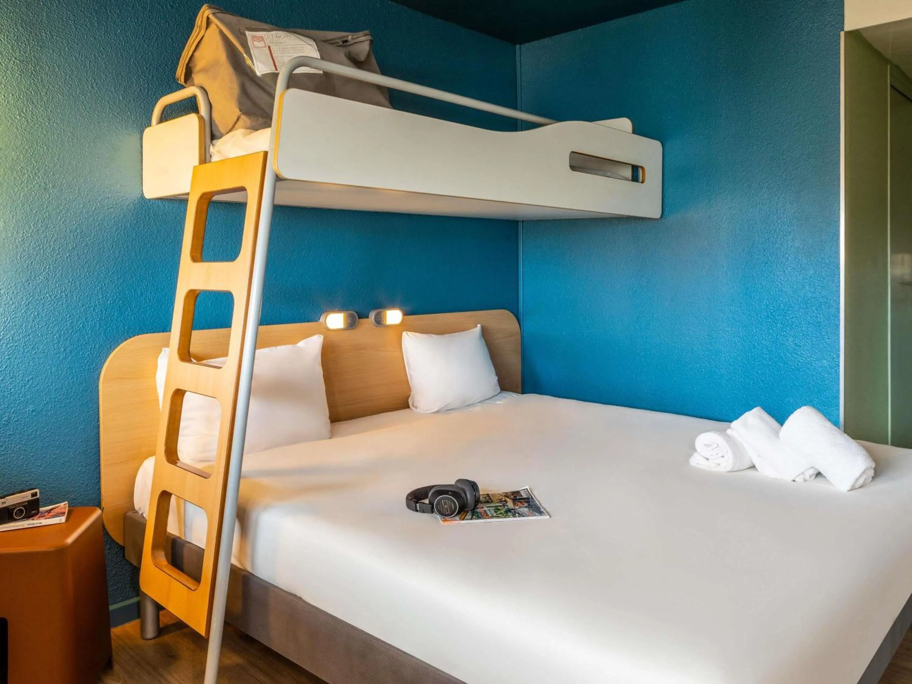 Bedroom, Bed in ibis budget Paris Porte de Pantin