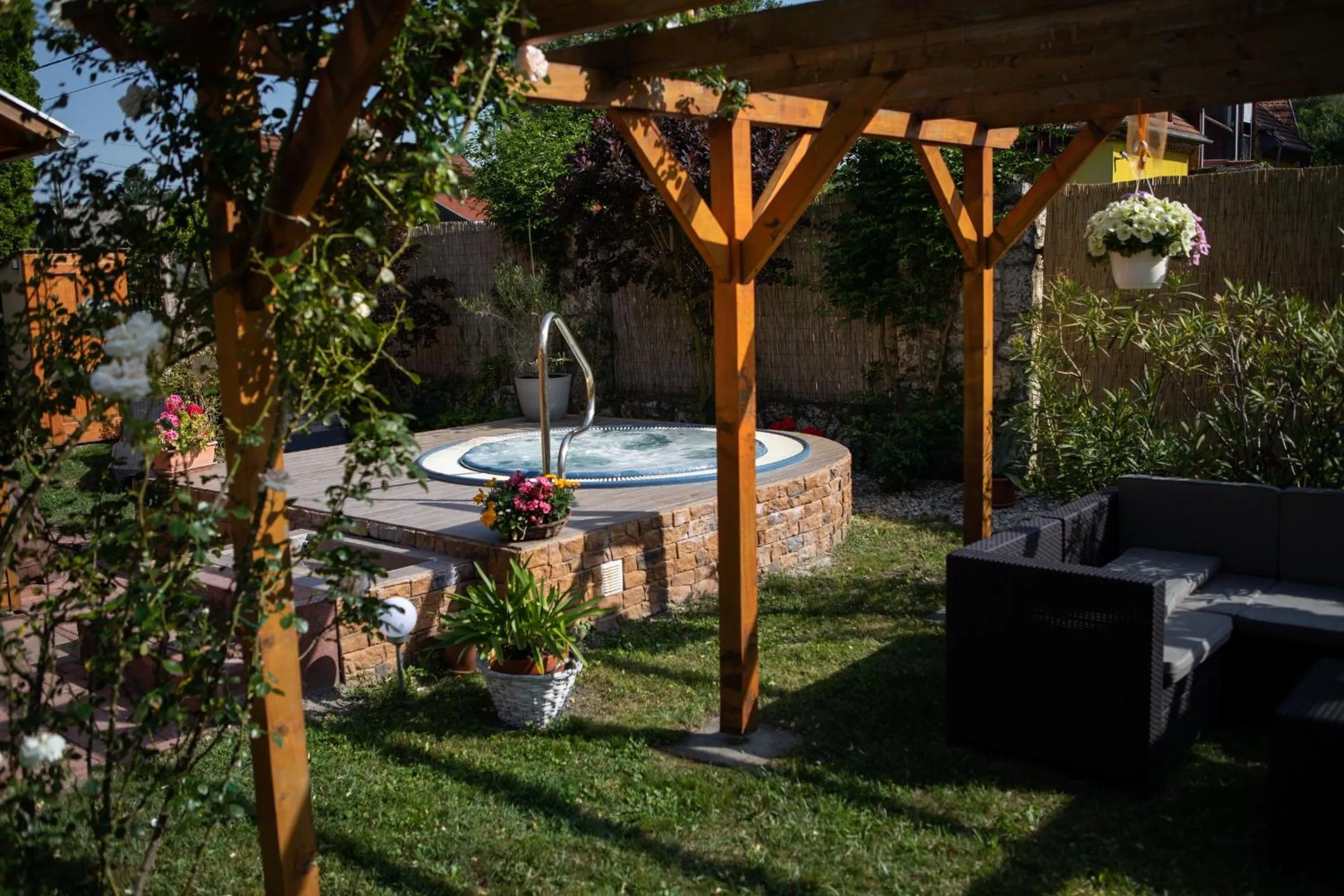 Hot Tub in Zsanett Hotel