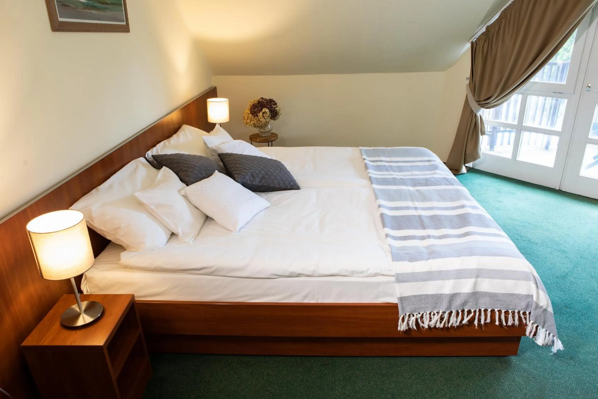 Bed in Zsanett Hotel