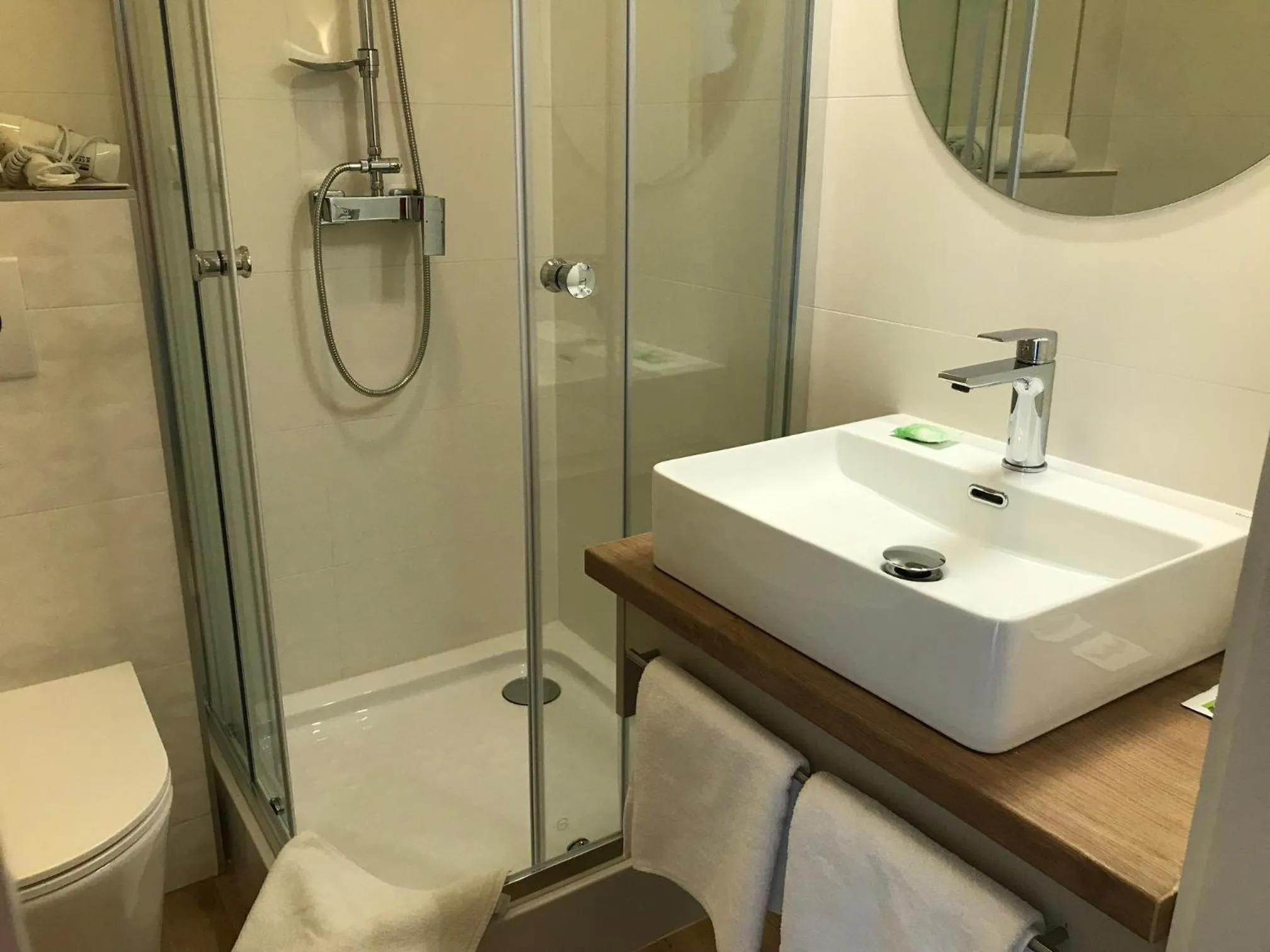 Bathroom in Zsanett Hotel