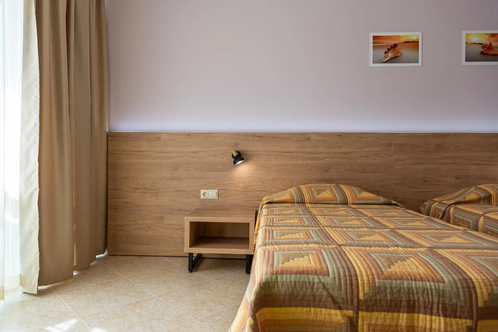 Bed in Ivana Palace Hotel - Free Parking