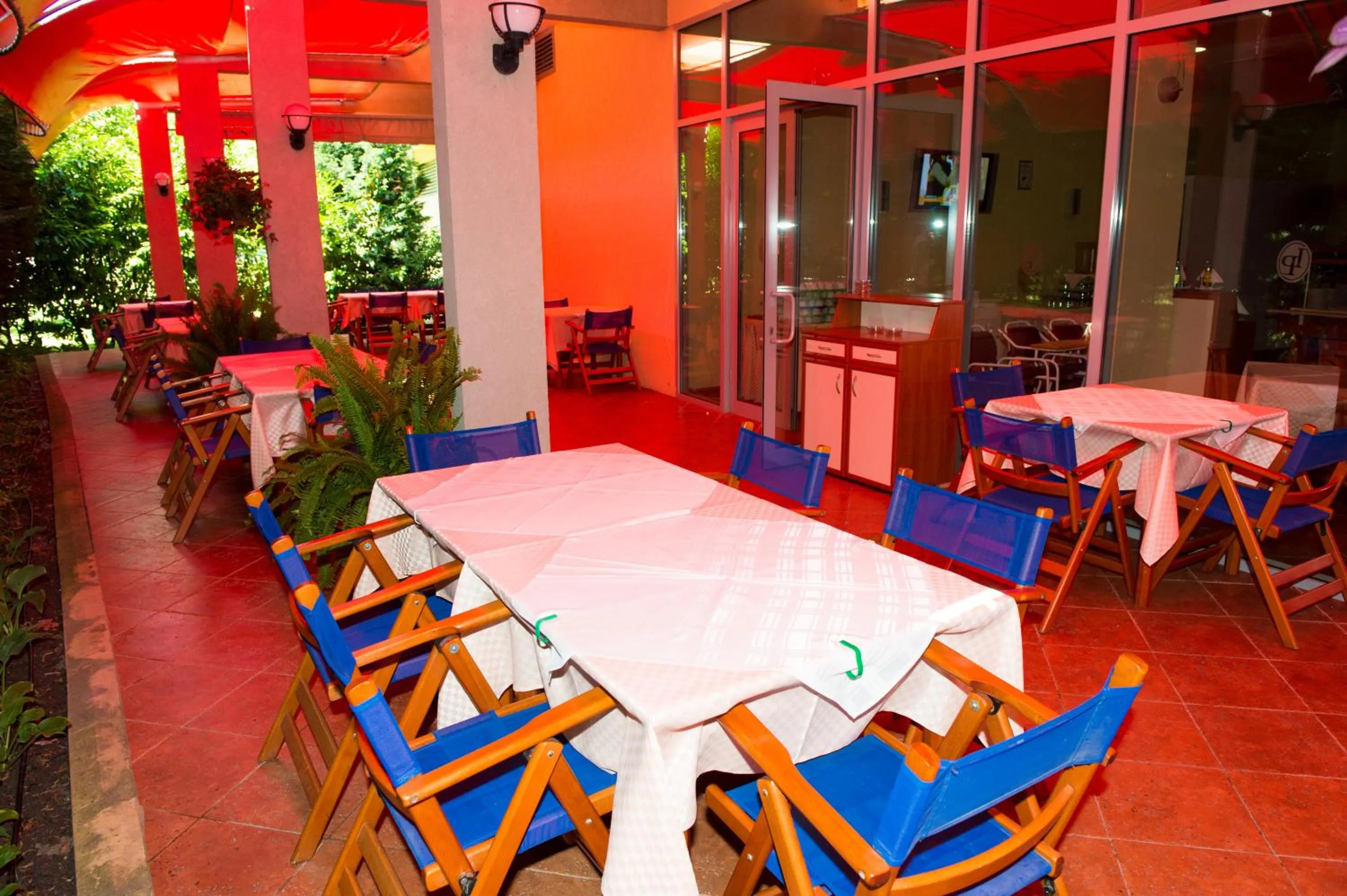 Restaurant/places to eat in Ivana Palace Hotel - Free Parking