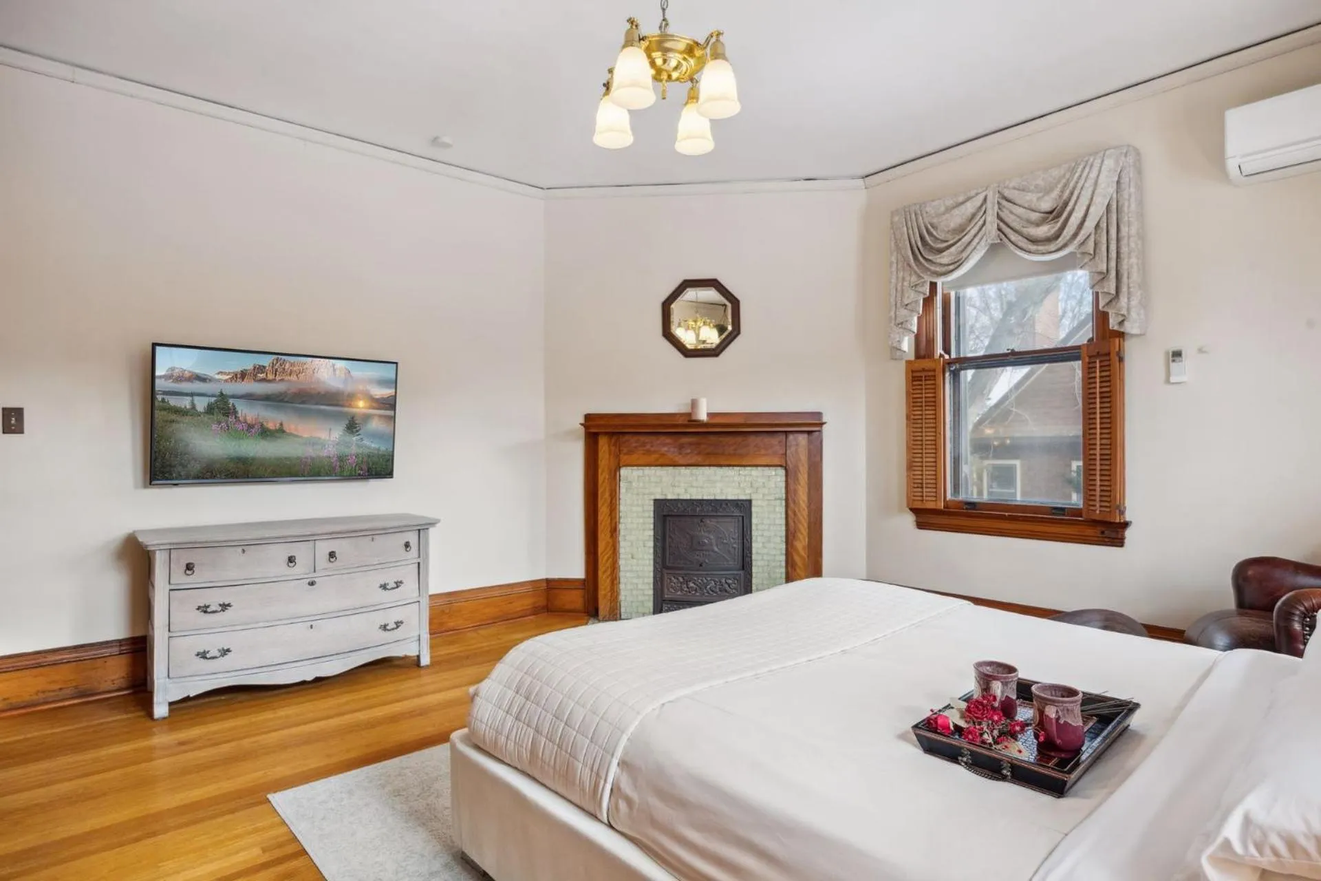 Bed in Historic District BnB