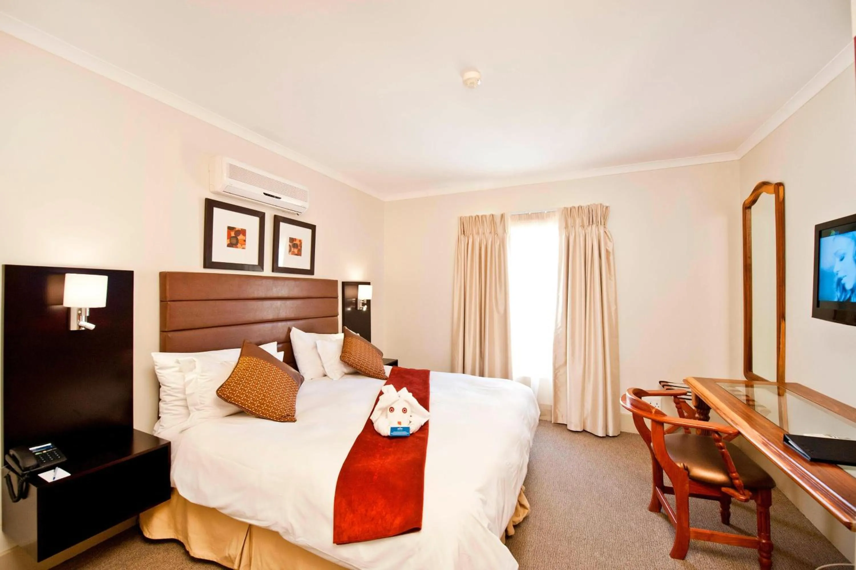 Bedroom, Bed in Protea Hotel by Marriott Walvis Bay Indongo