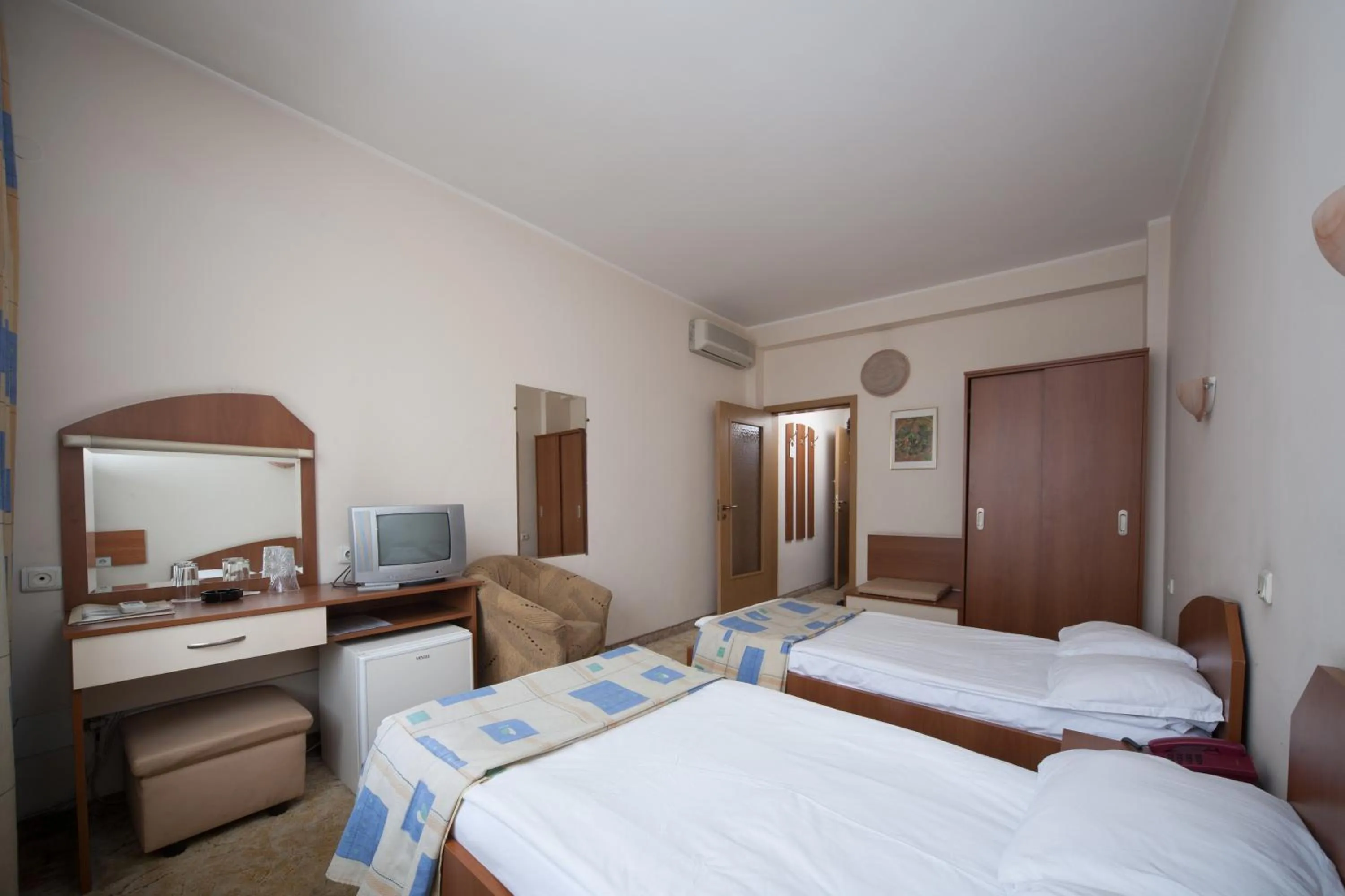 Photo of the whole room, Bed in Slavyanska Beseda Hotel