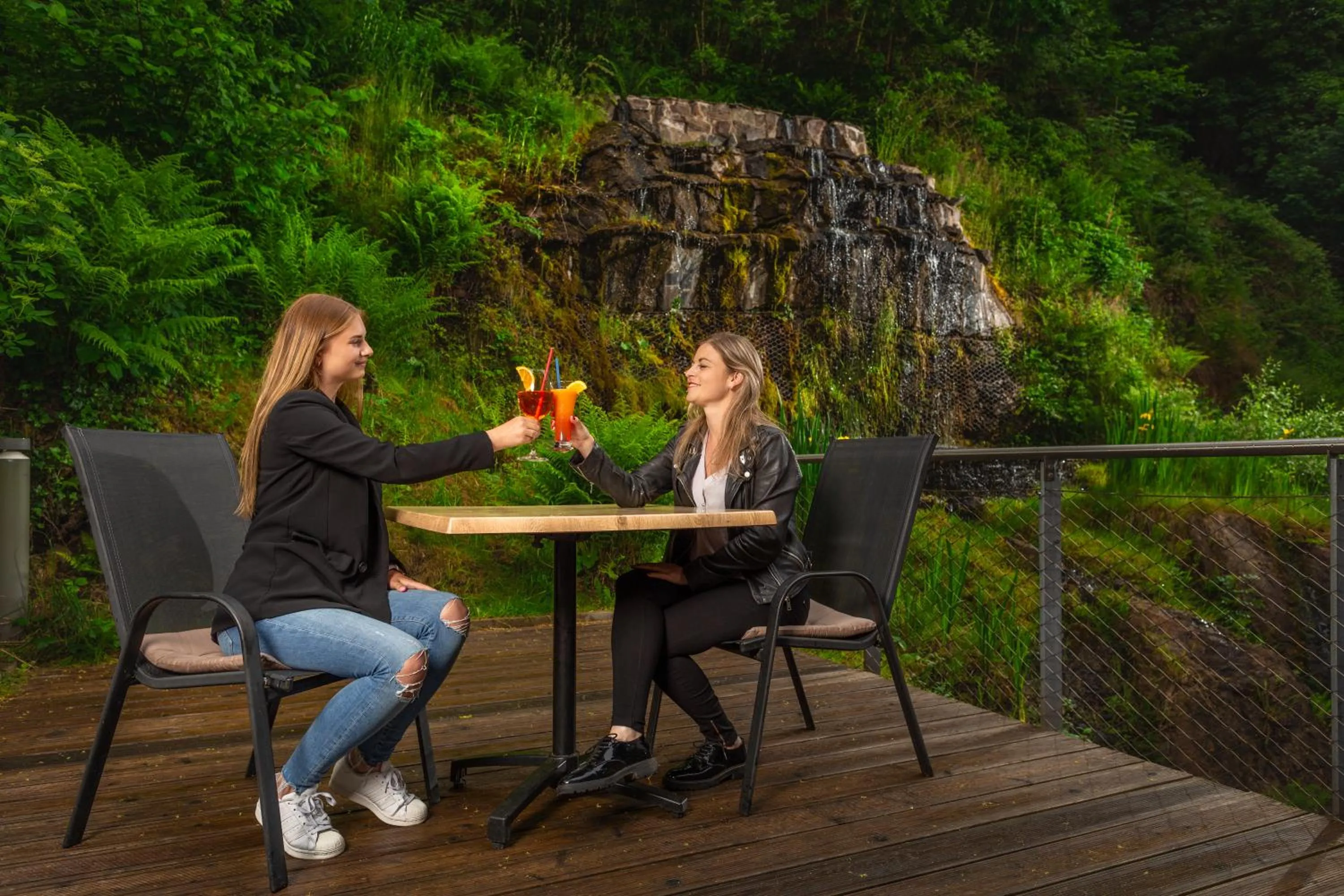 Restaurant/places to eat in Hotel Astoria