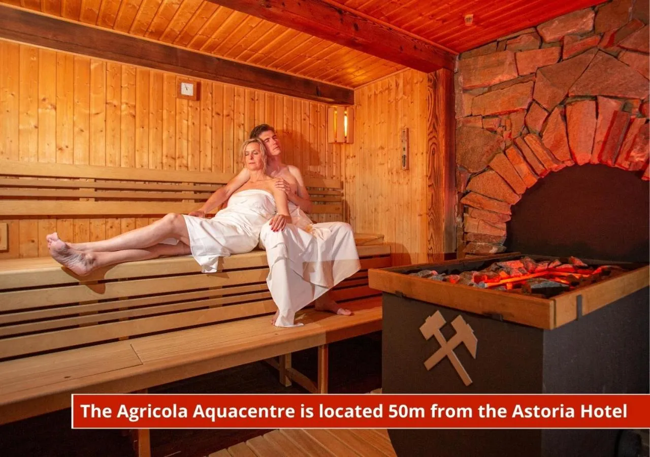 People in Hotel Astoria