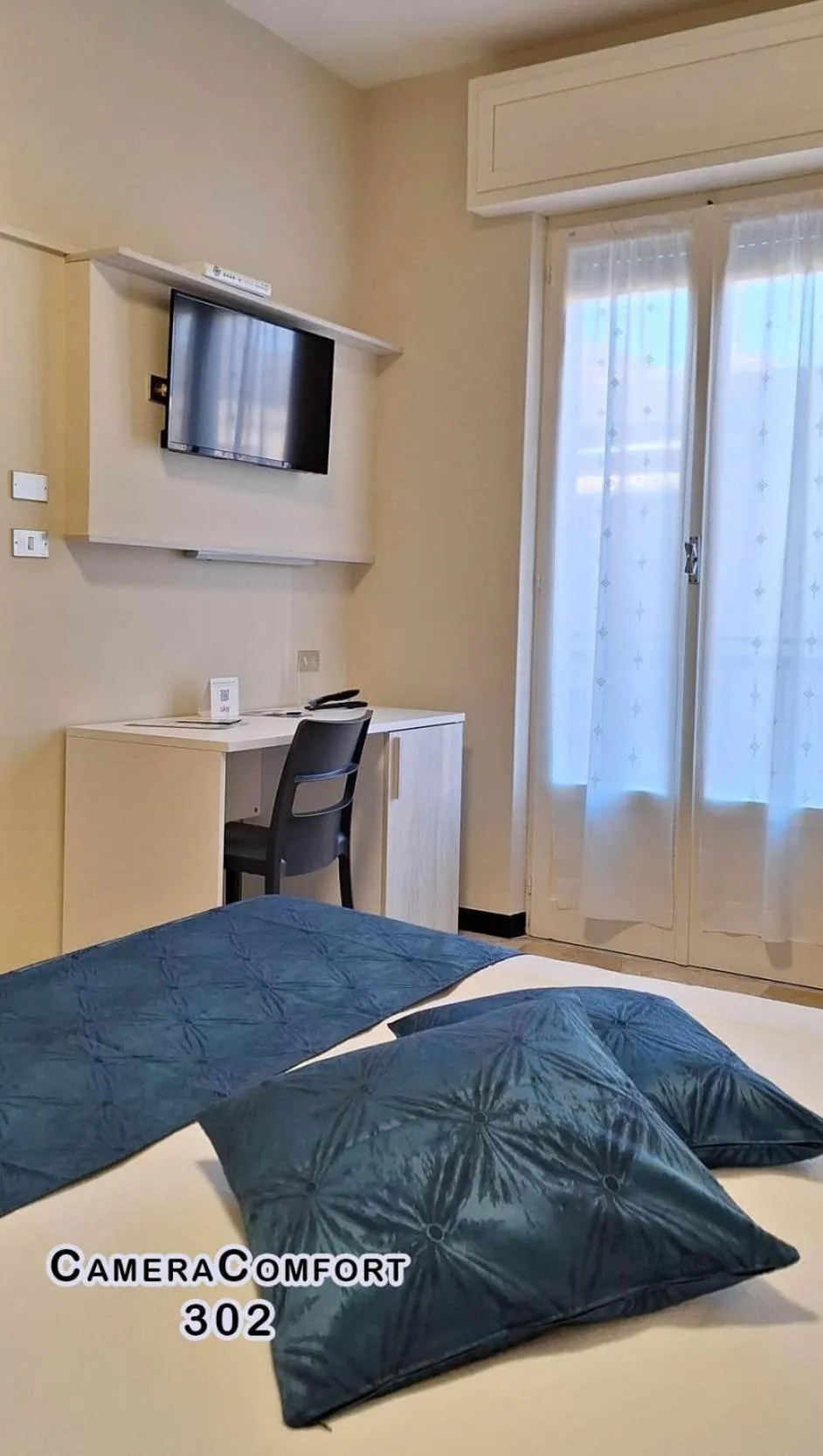 Bed in Hotel Mediterranée