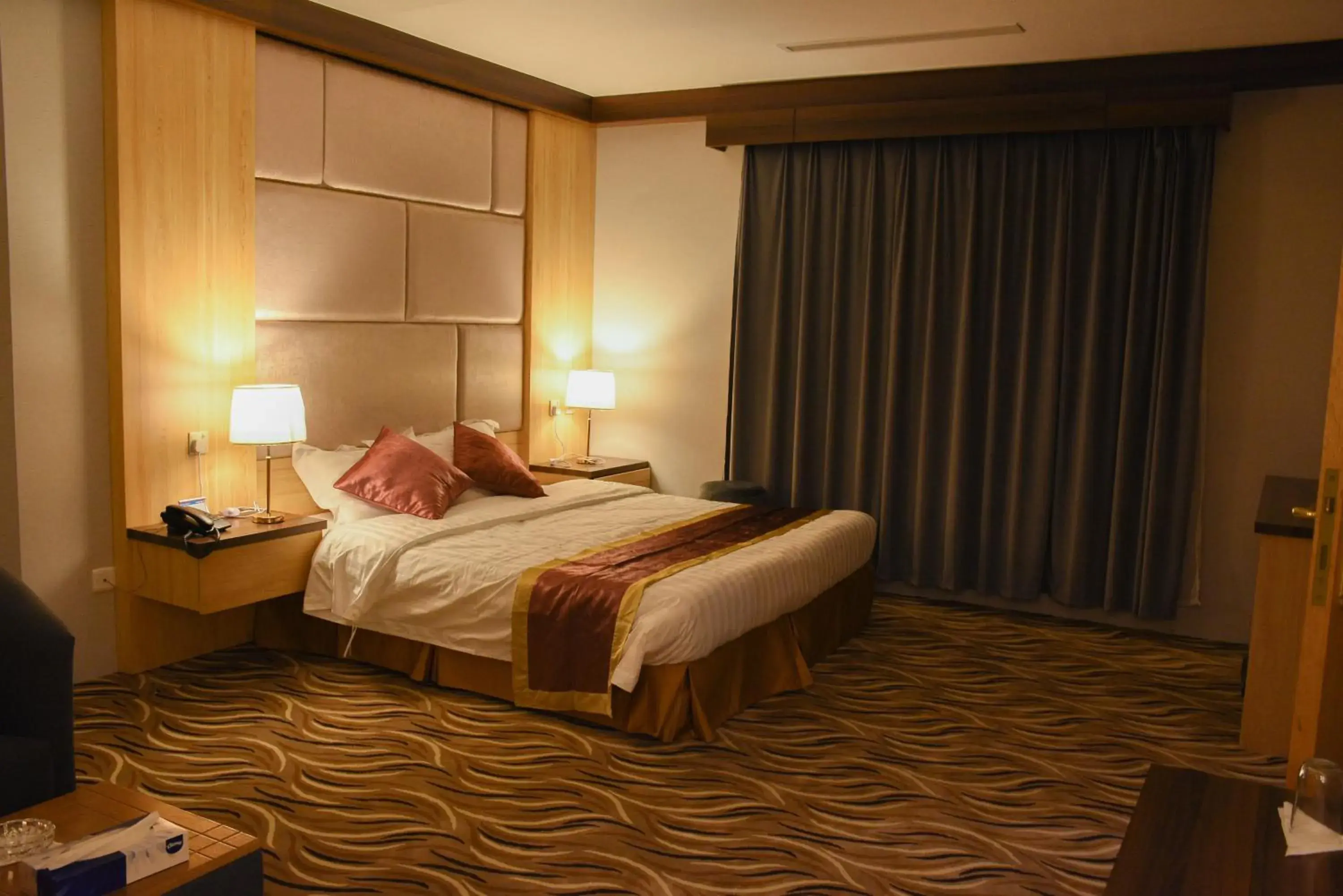 King Suite in Florida Inn Hotel King Suite in Florida Inn Hotel